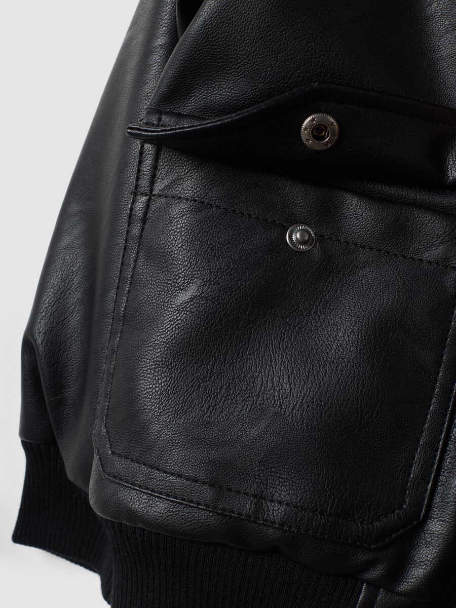 Black padded hooded zip-up jacket for boys_2