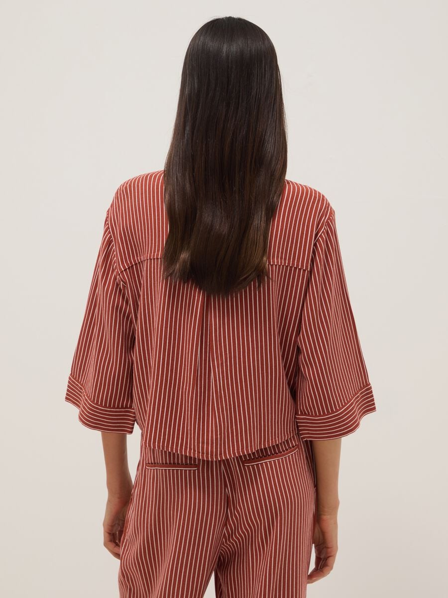 Regular-fit striped shirt in viscose and linen blend, white and red_2