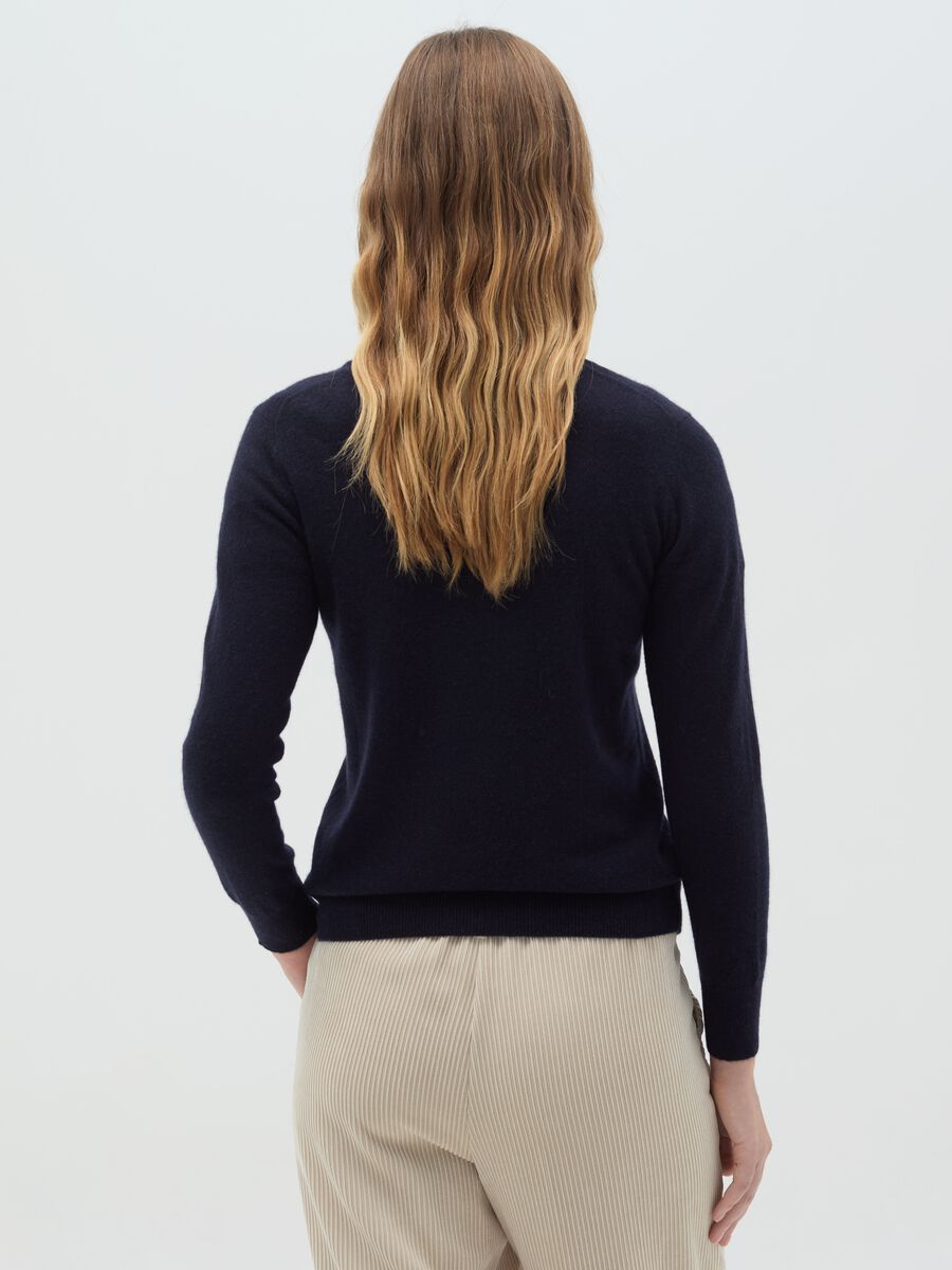 Pullover with round neck in cashmere_3