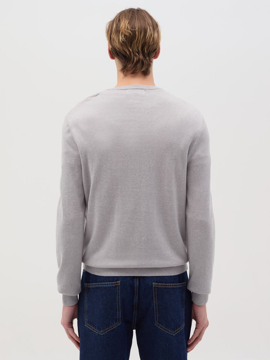 Round neck pullover_3
