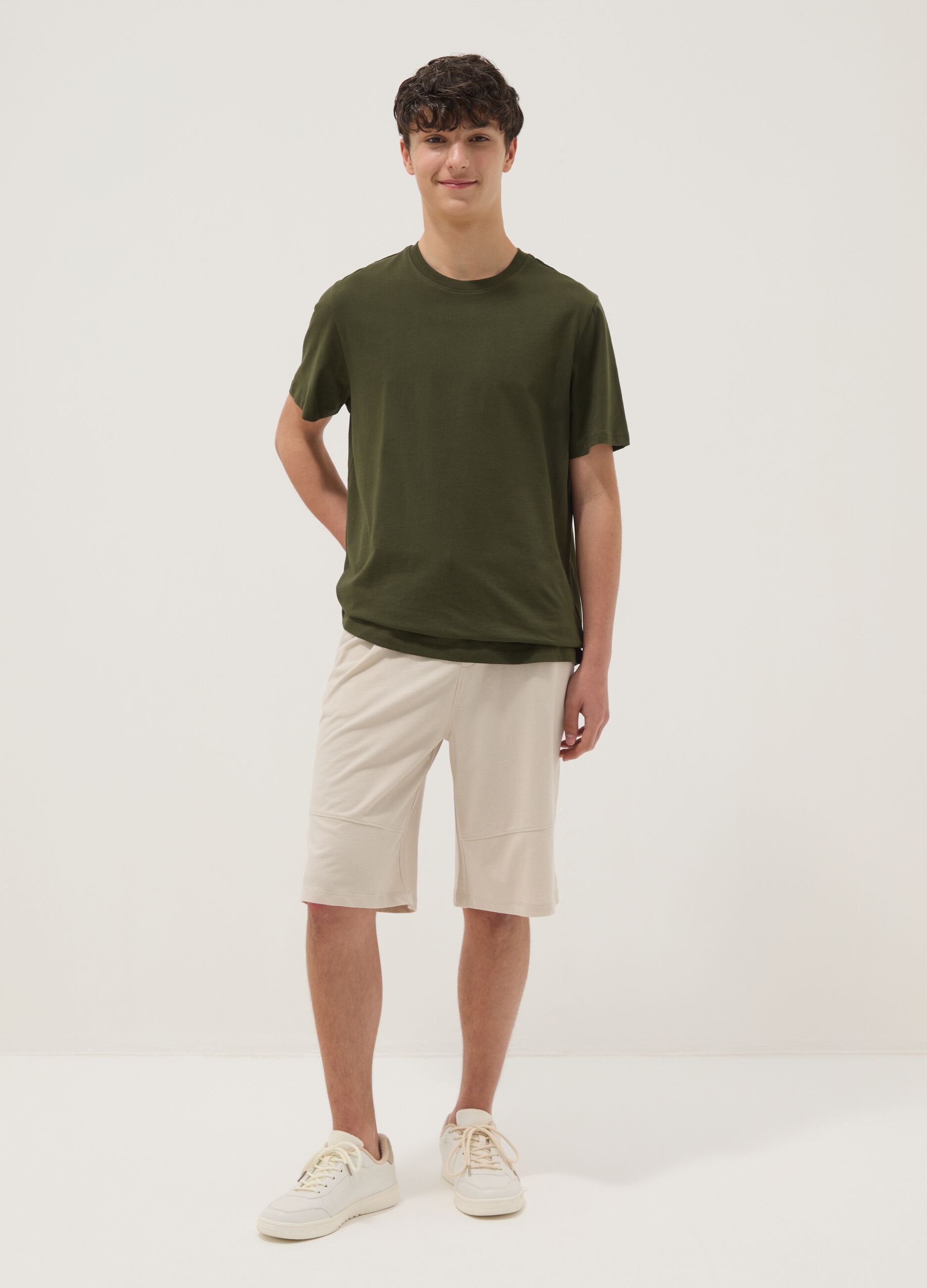 Beige organic cotton Bermuda shorts with elasticated waist
