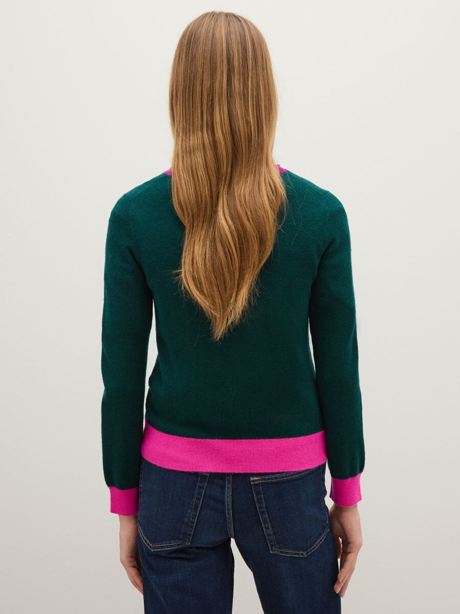 Green pure wool jumper with contrast cuffs_3