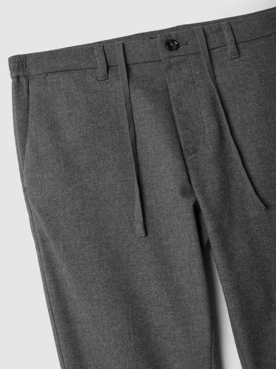 Grey marl stretch viscose-blend chino trousers, regular fit_2