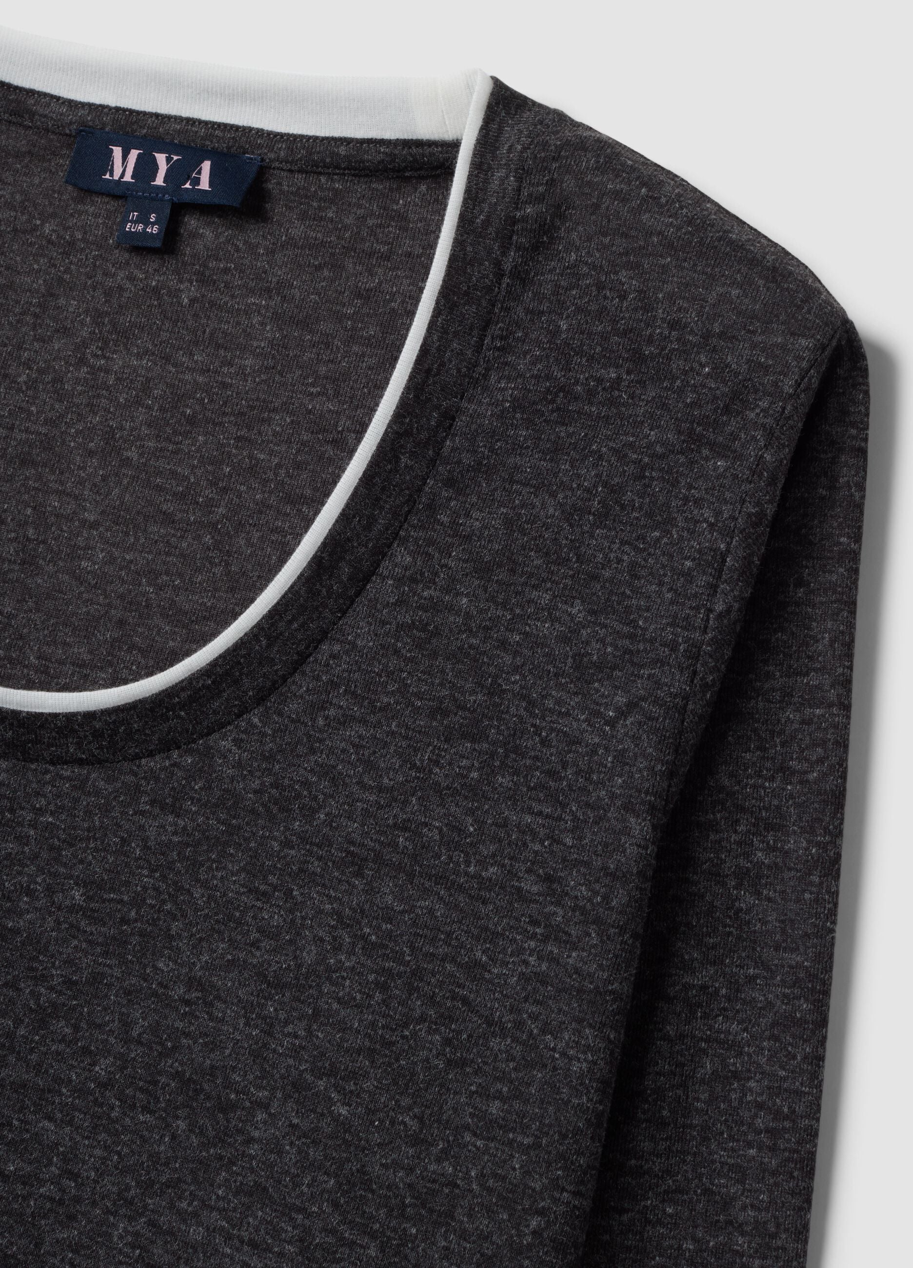 Grey viscose-blend T-shirt with white contrast crew neck, regular fit