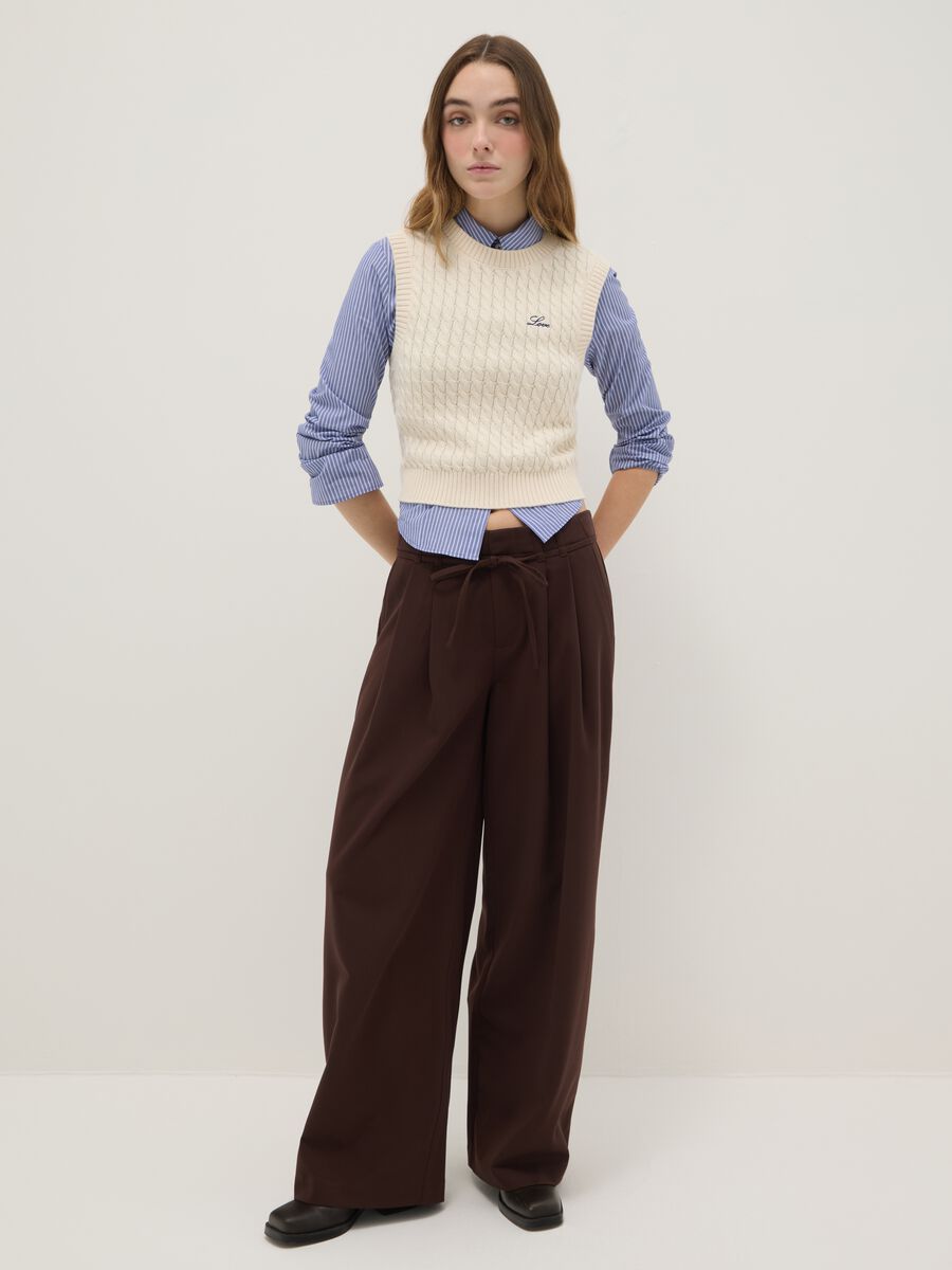 Beige pure cotton regular fit waistcoat with cable knit design_2