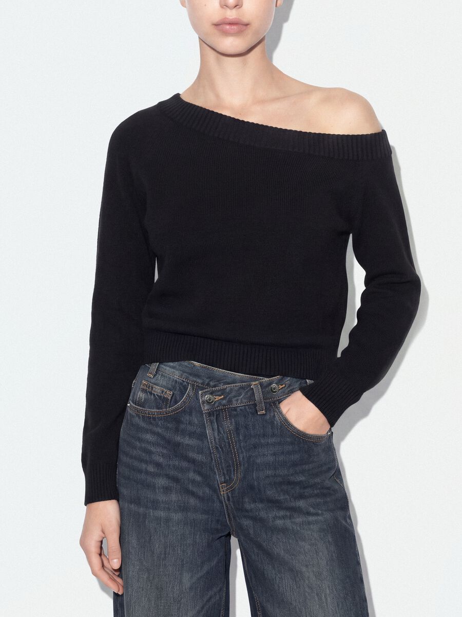 Black fitted viscose-blend top with boat neckline_3