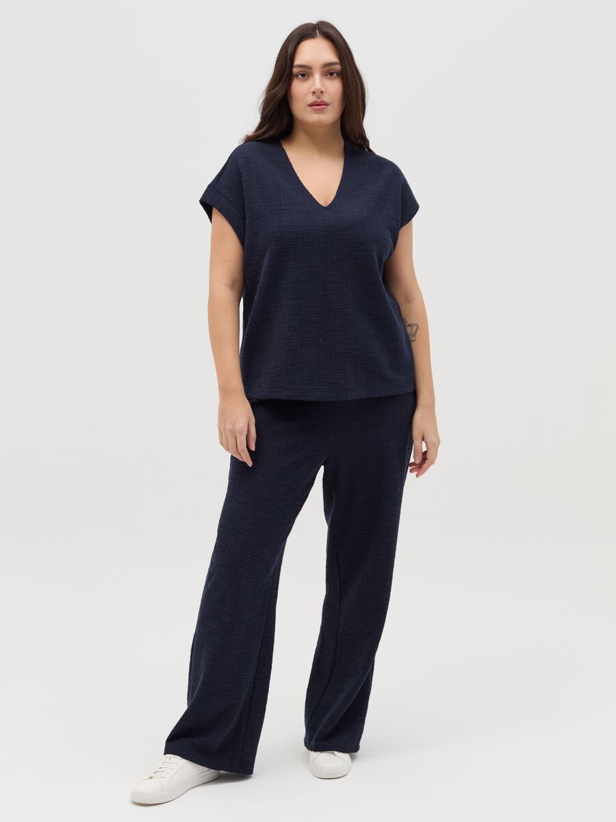 Curvy woven T-shirt with V neck_1