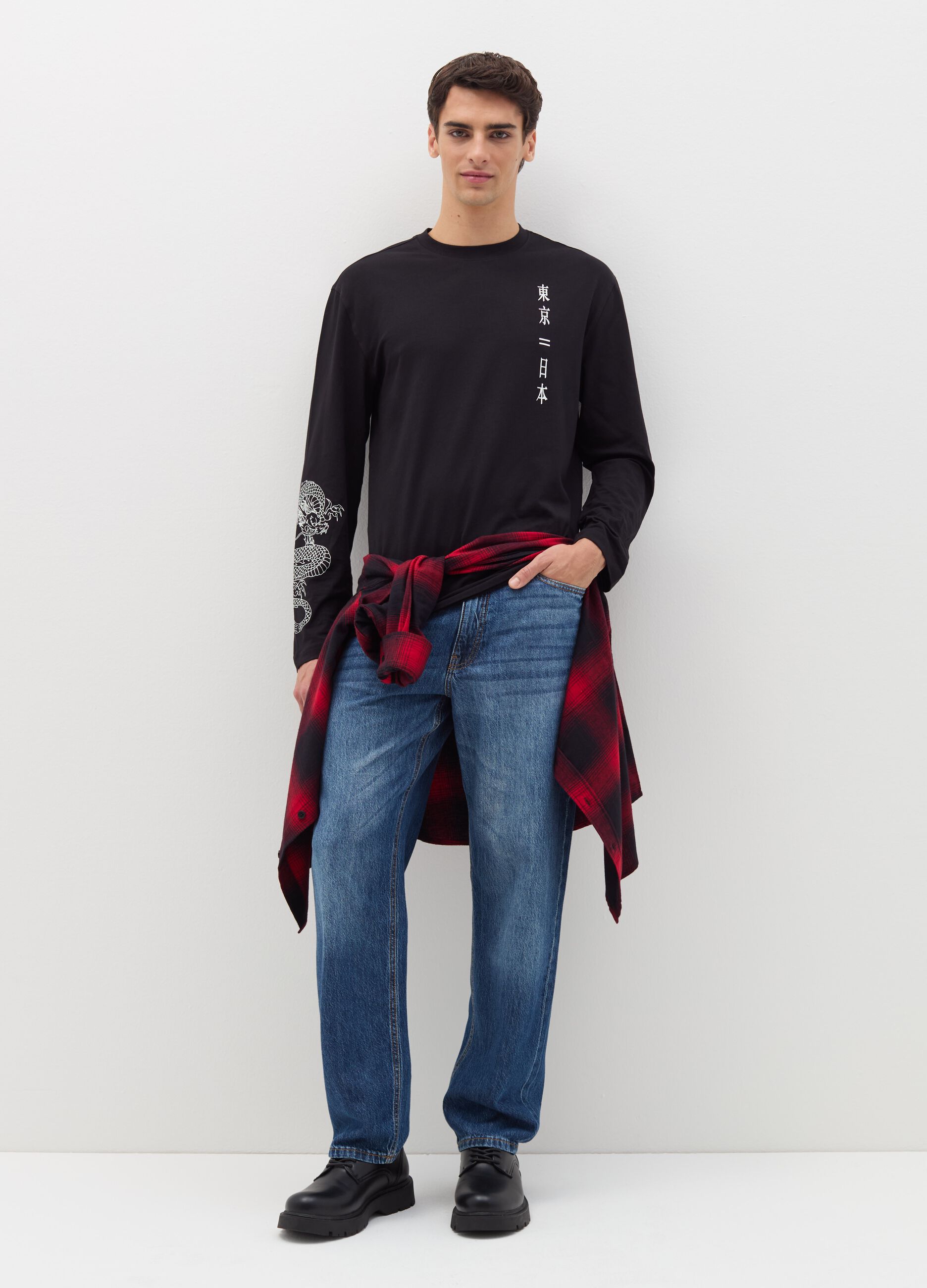 Long-sleeved T-shirt with dragon print