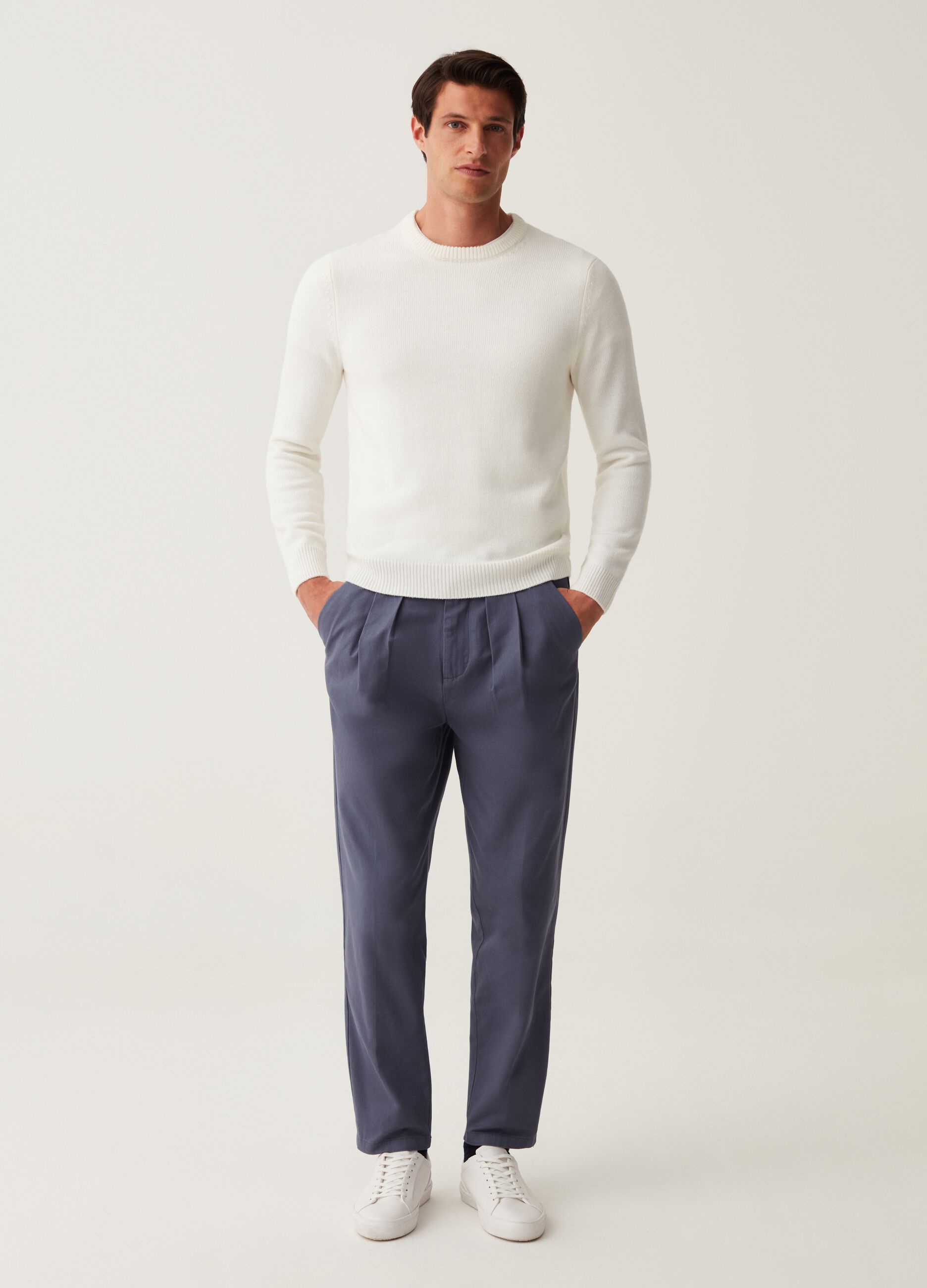 Pantaloni chino con pinces_0