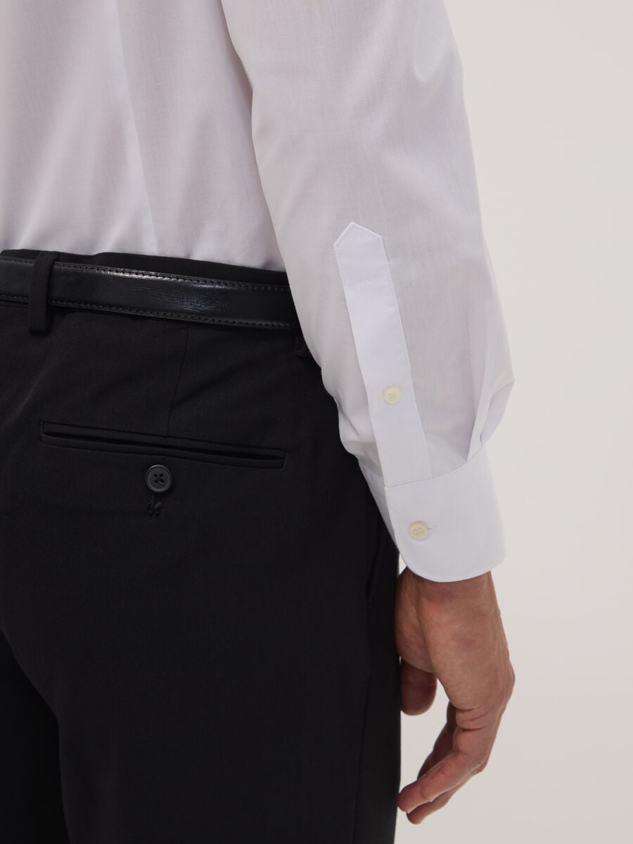 Camicia bianca slim fit con colletto classico easy iron_2
