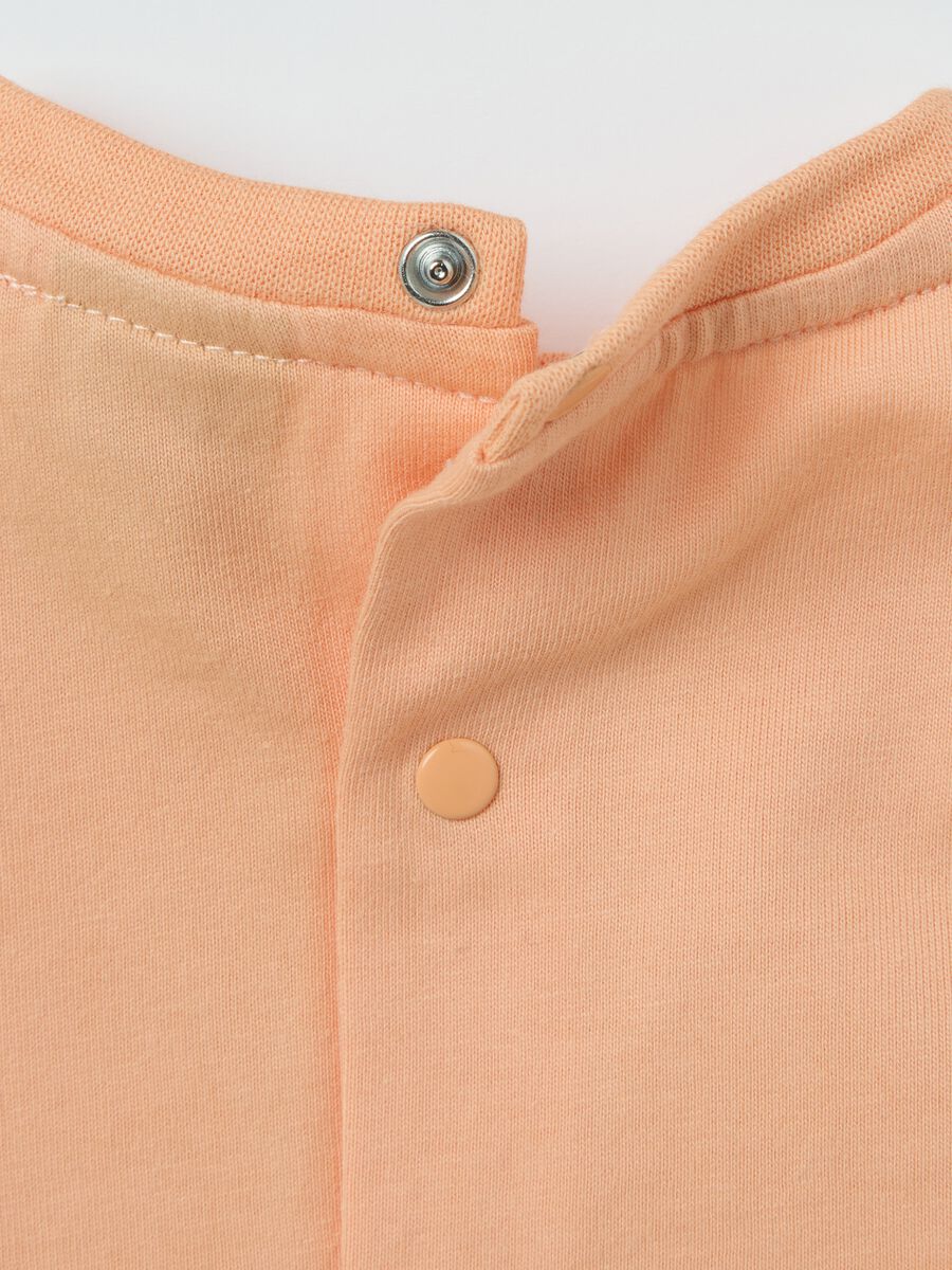 Orange and yellow Winnie the Pooh romper suit and hat set in organic cotton_3