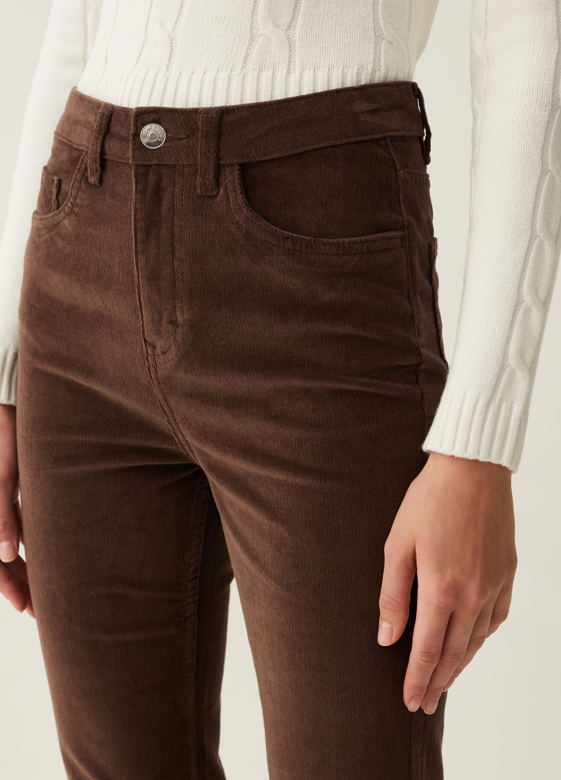 Pantaloni flare fit in corduroy_3