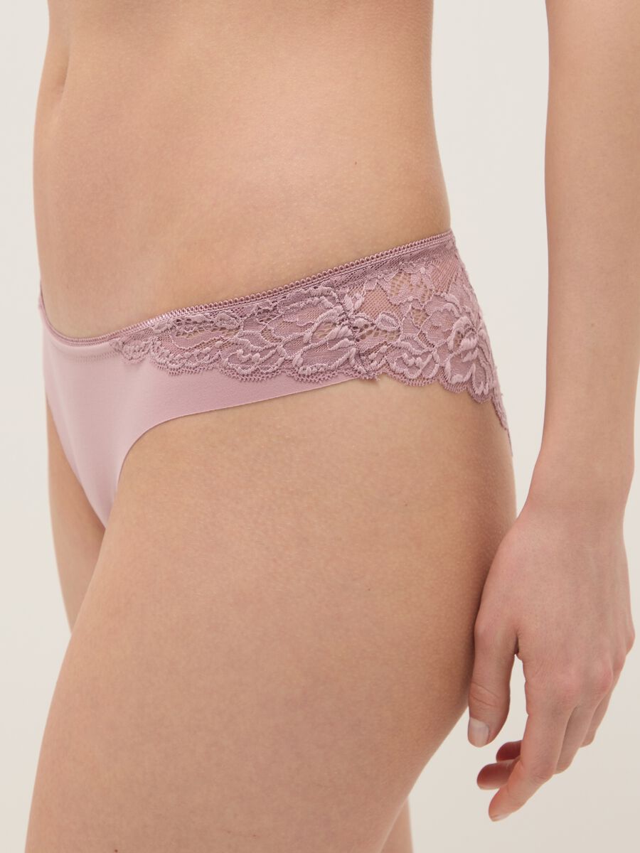Regular fit pink briefs with lace inserts_3