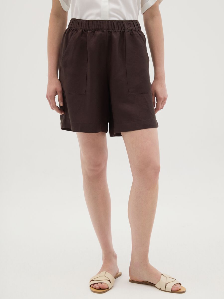 Women's regular fit brown linen blend shorts_1