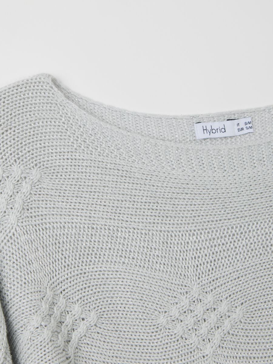 Grey long-sleeved top with design_5