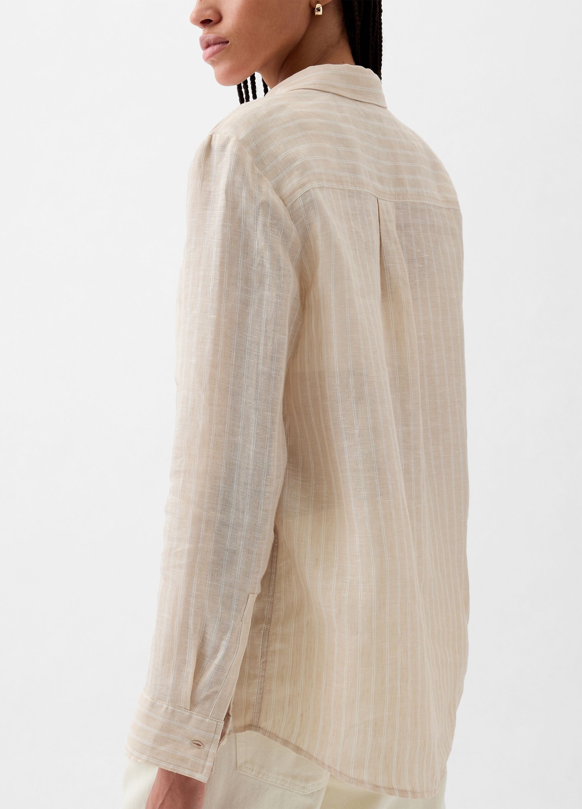 Boyfriend-fit shirt in linen with pocket
