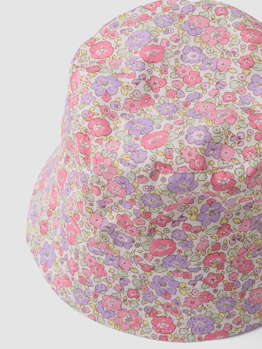 Cappello bucket multicolor in puro cotone da bimba con stampa floreale_1