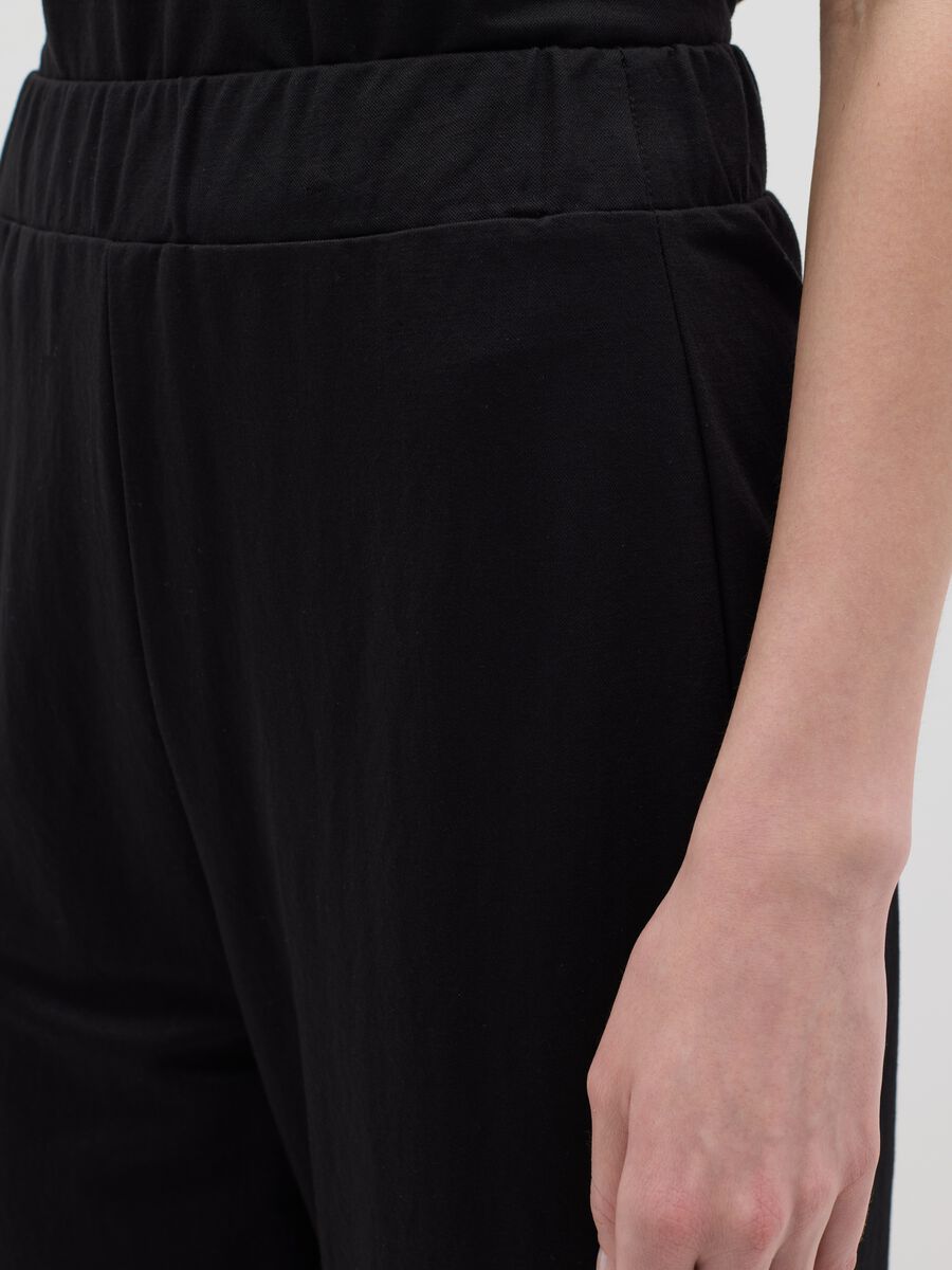 Women's black regular-fit culottes in viscose blend_3