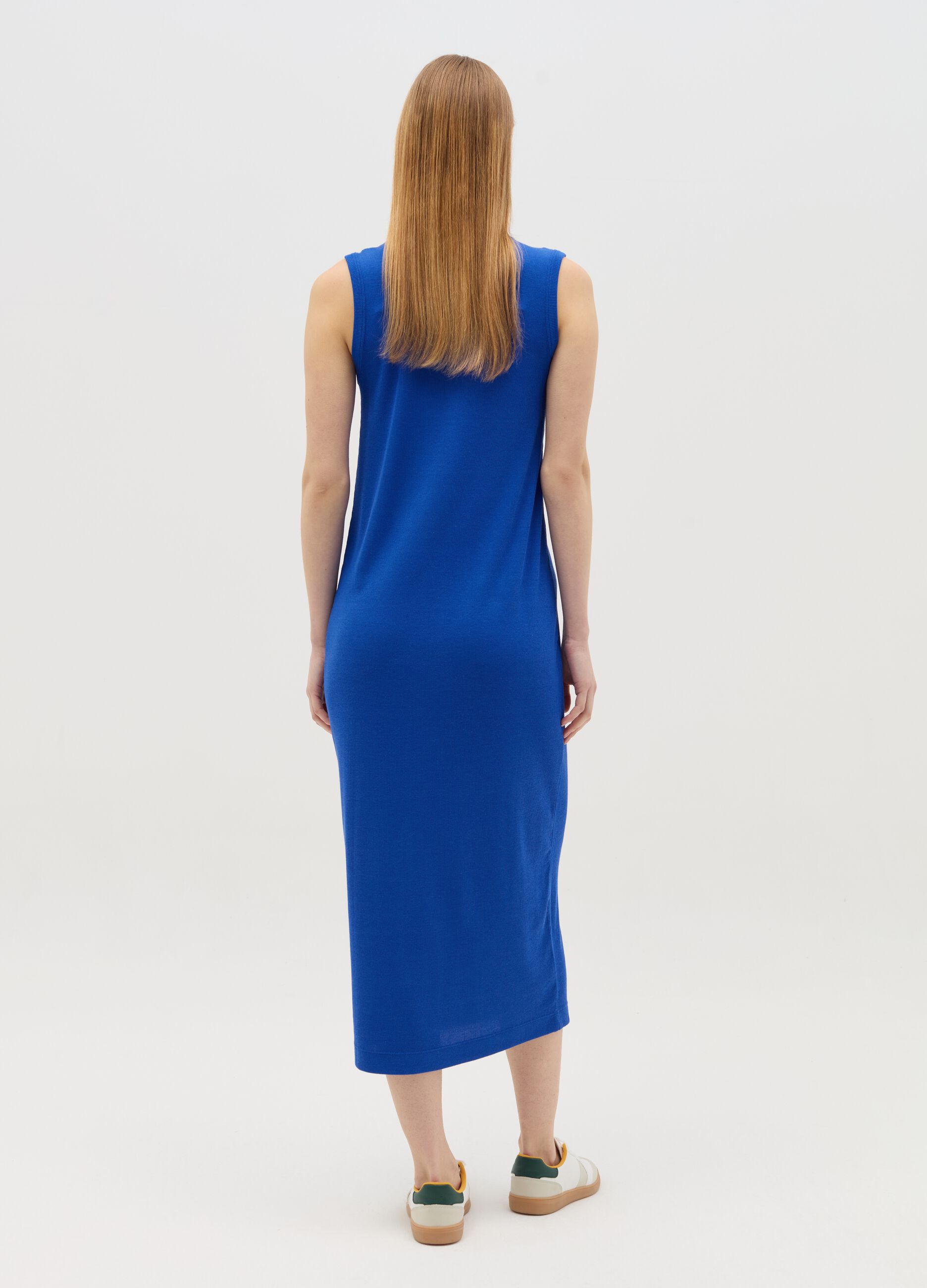 Long sleeveless maternity dress with ribbing
