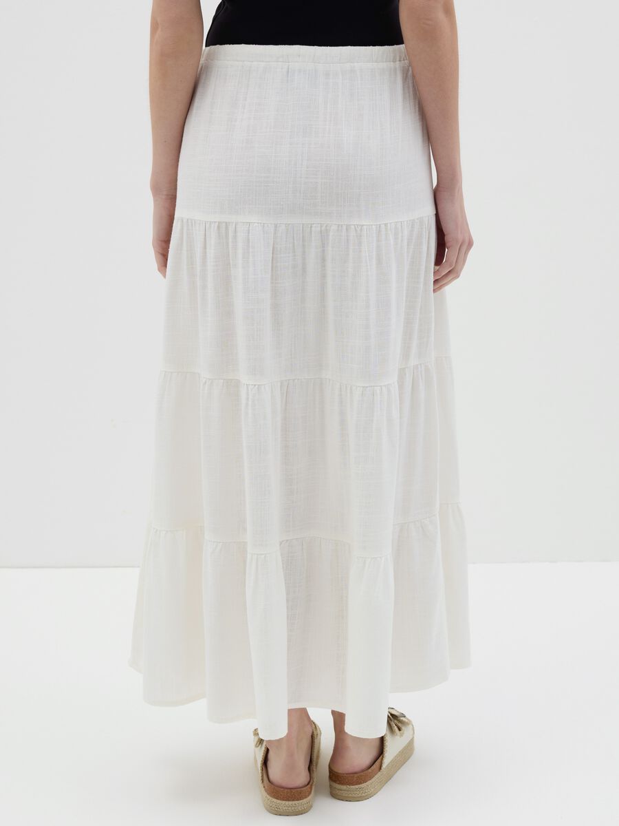 White tiered midi skirt in viscose and linen_3