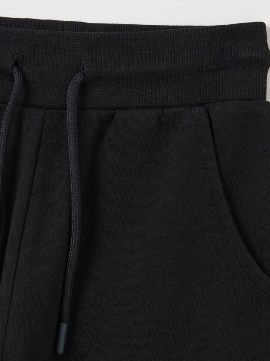 White and black jogging set with Super Mario™ print_3