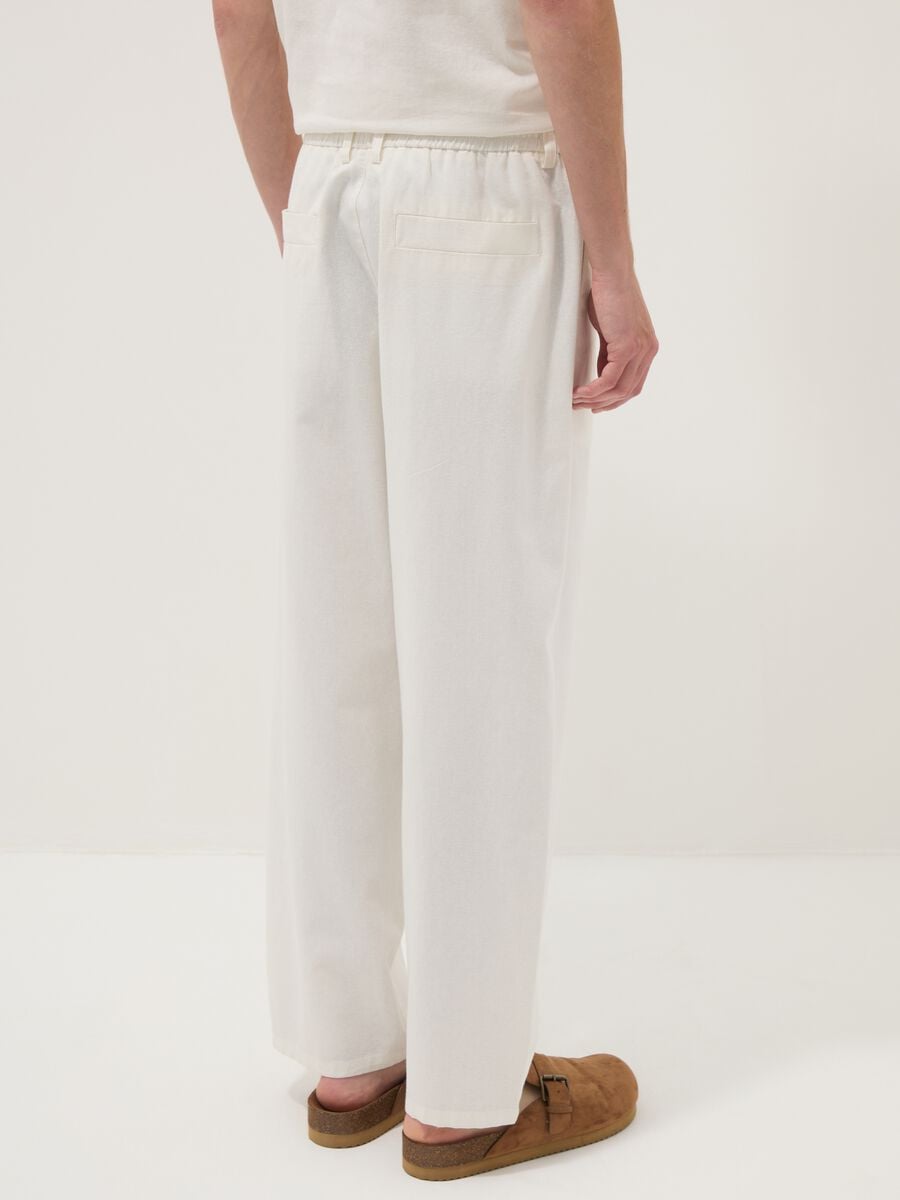 Pantaloni bianchi in misto lino e cotone con vita elasticizzata_2