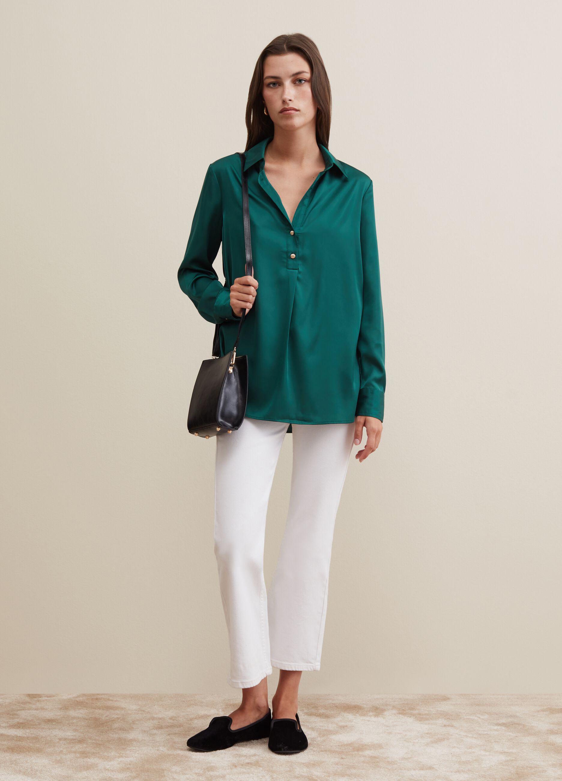Blusa in satin con colletto e bottoni_1