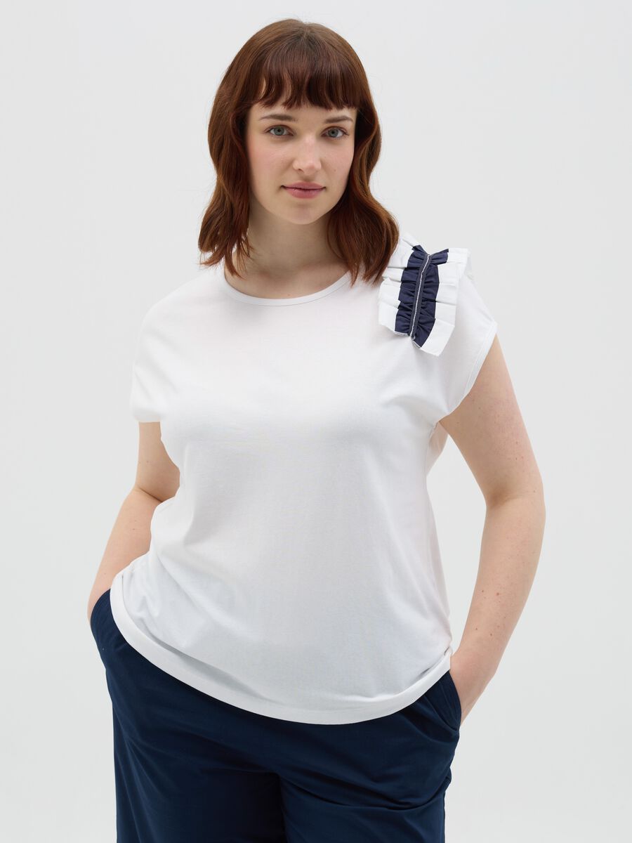 White T-shirt with flounce embellishments Mya_0