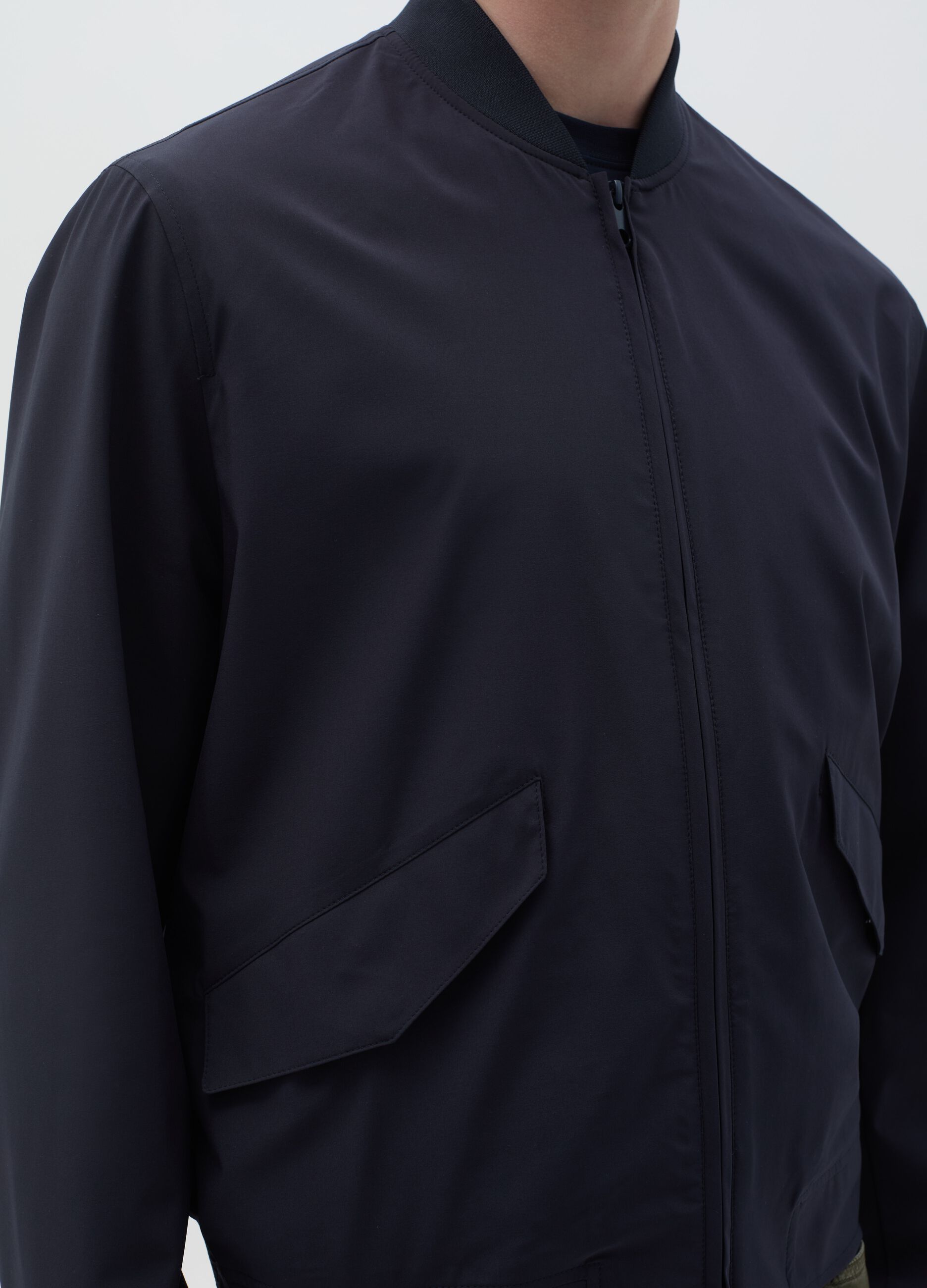 Lightweight full-zip bomber jacket