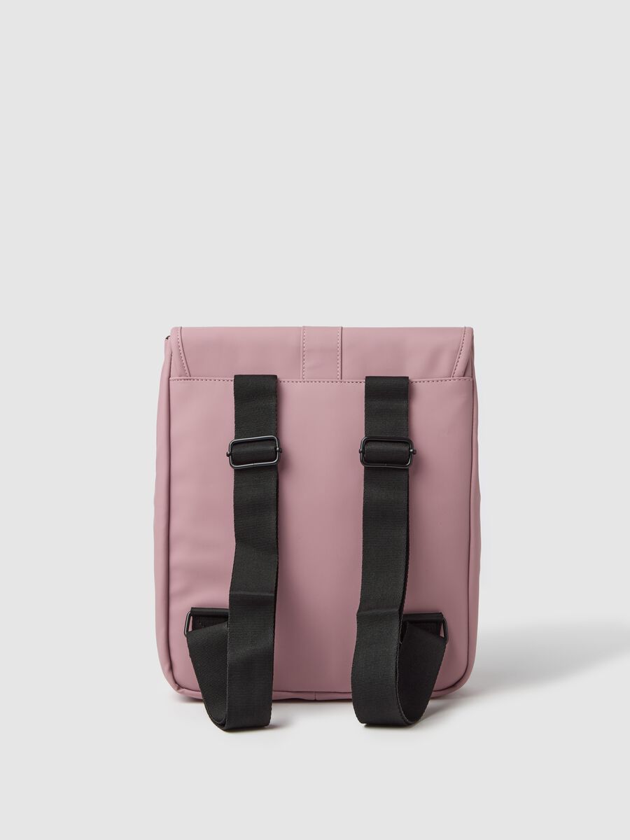 Small backpack with flap and buckle_1