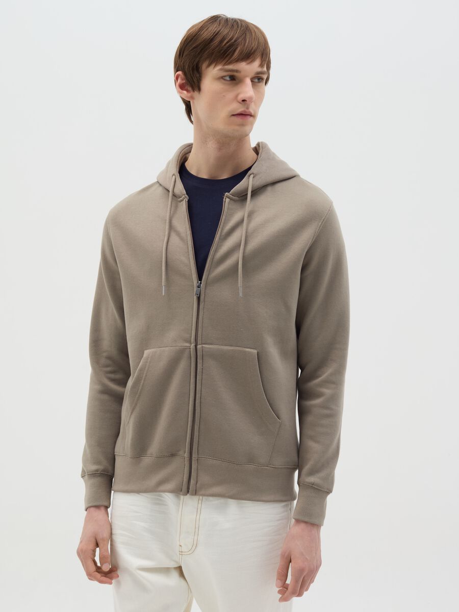 Essential full-zip sweatshirt with hood_0