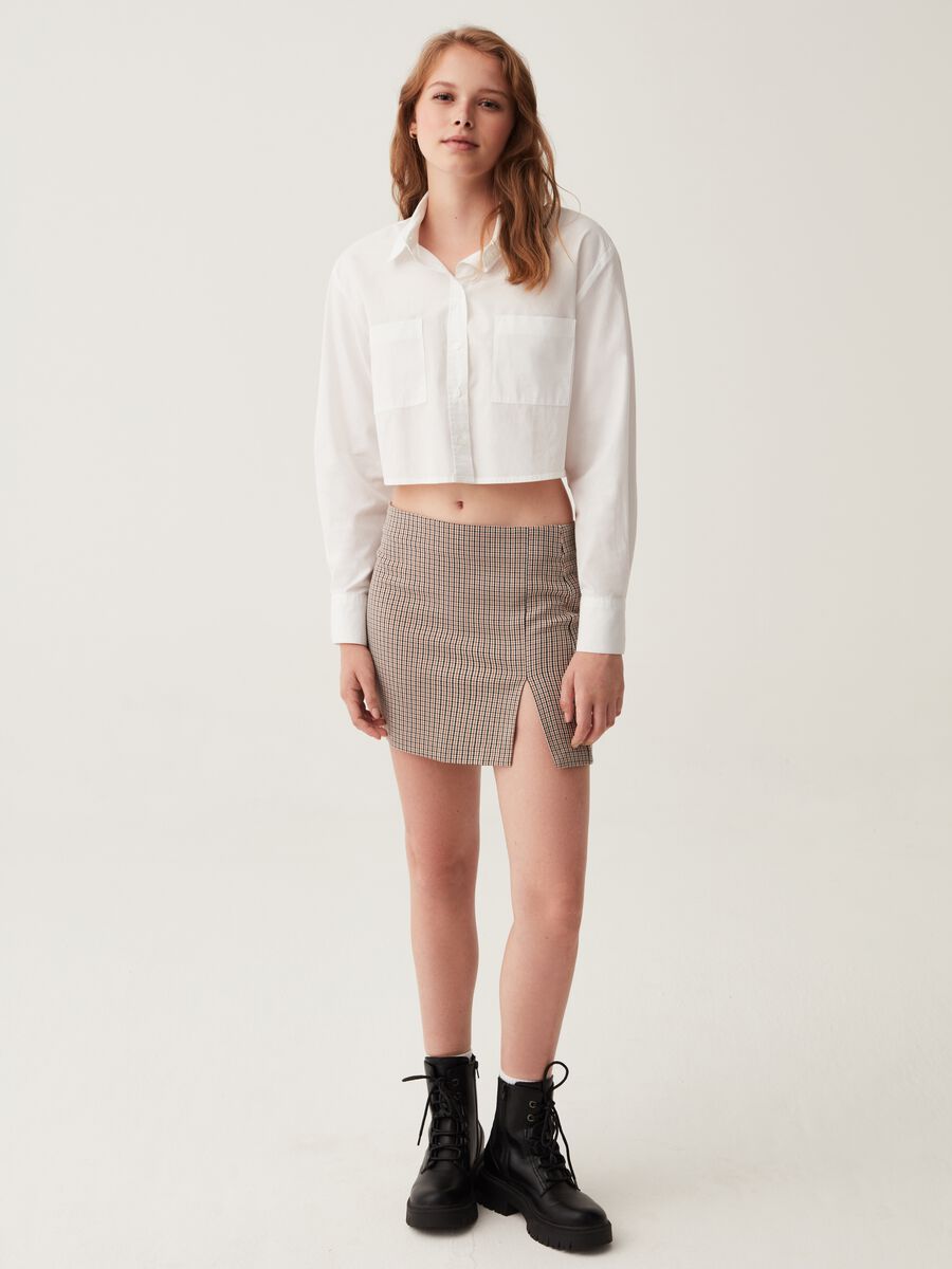 Camicia cropped con tasche_1