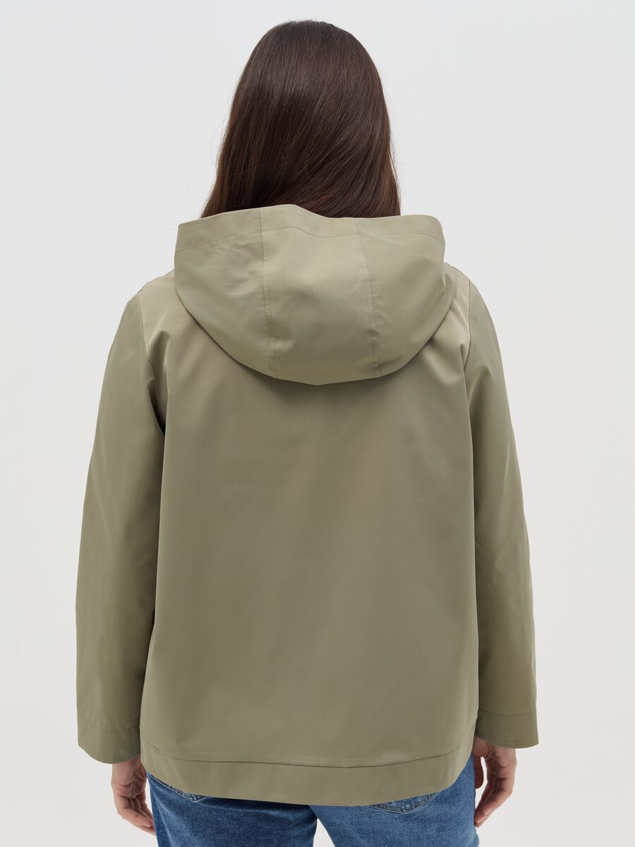 Curvy short jacket with hood_3