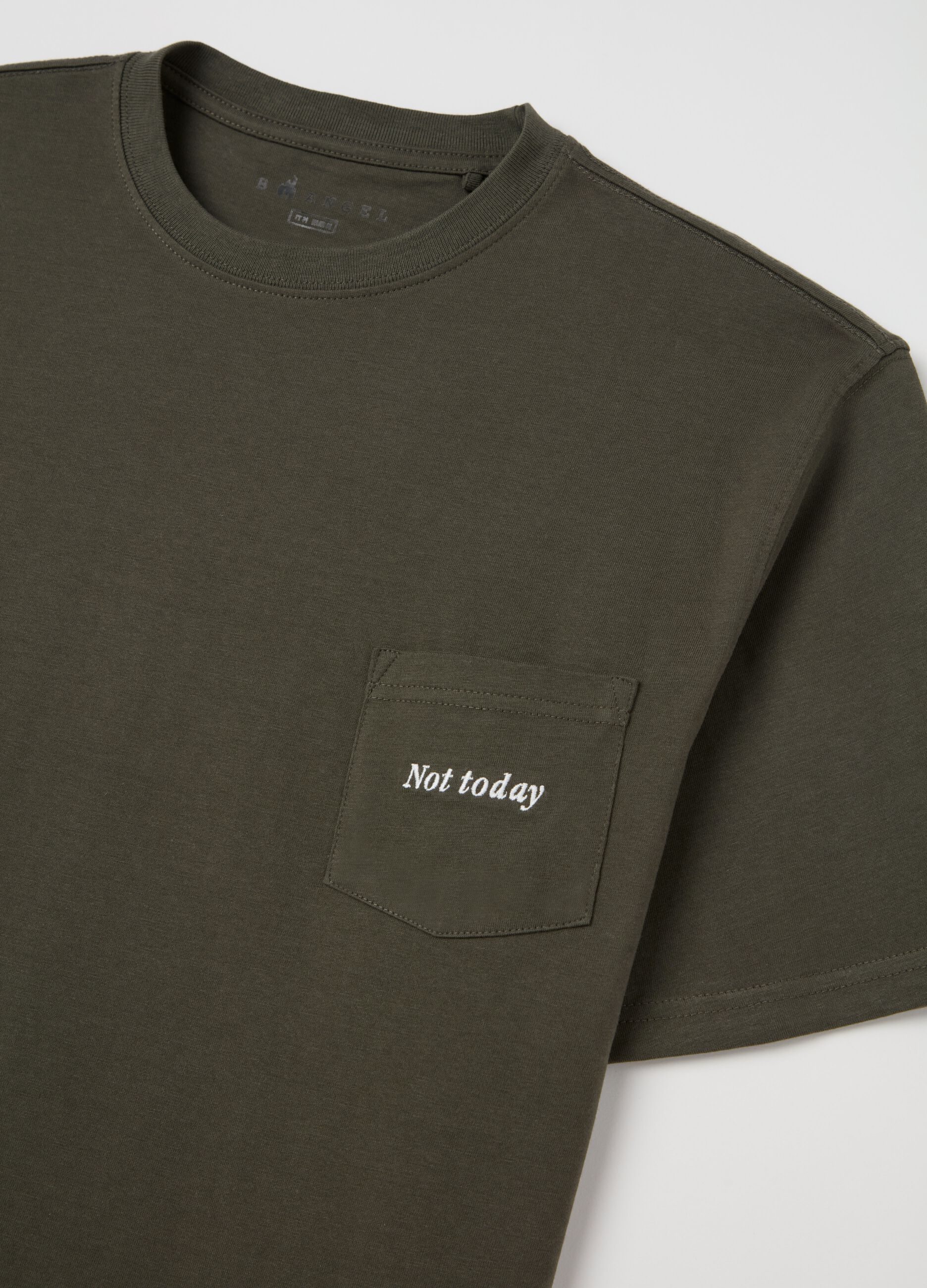 T-shirt with embroidered pocket