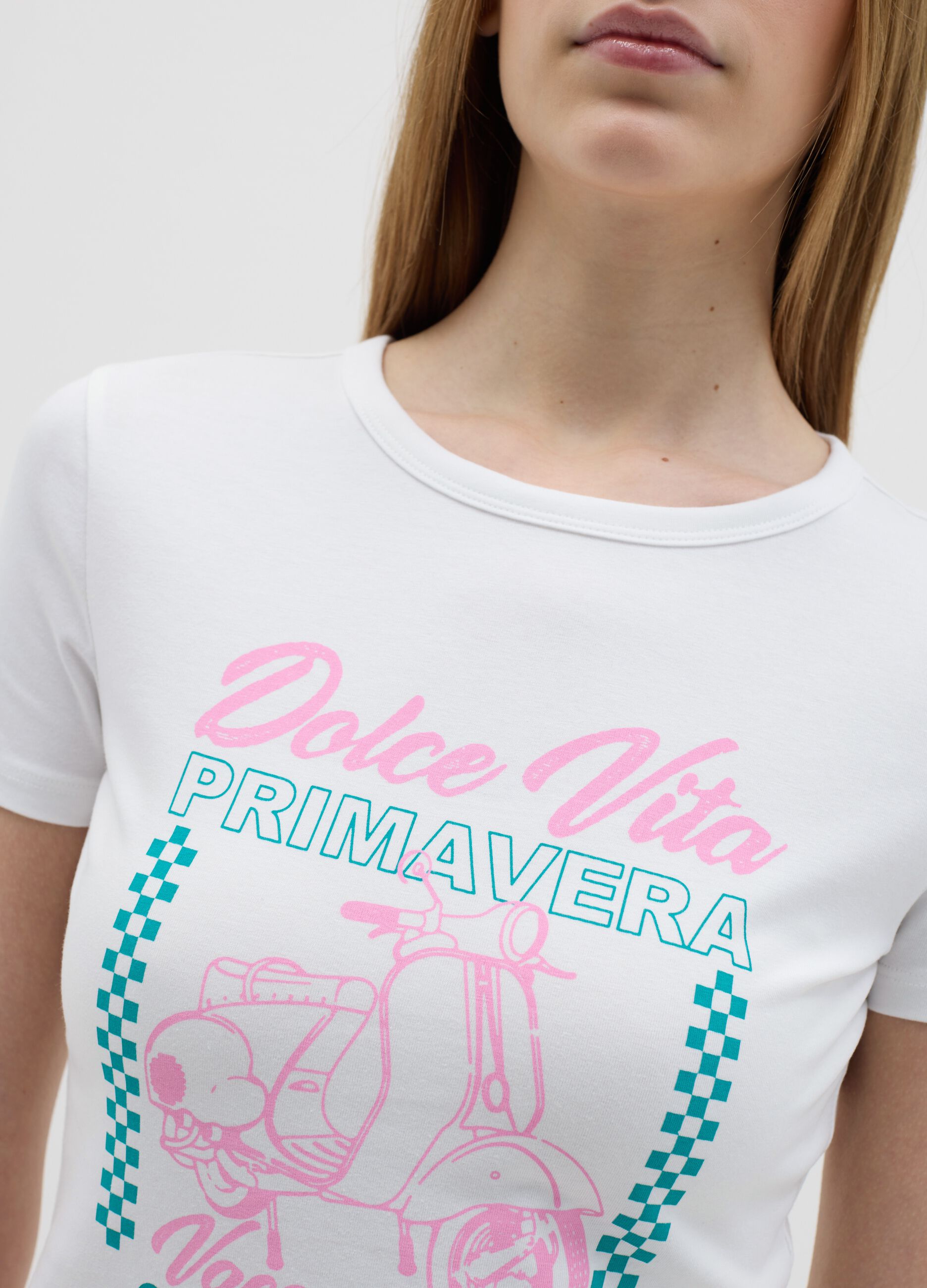 Short-sleeved T-shirt with "Dolce Vita" print