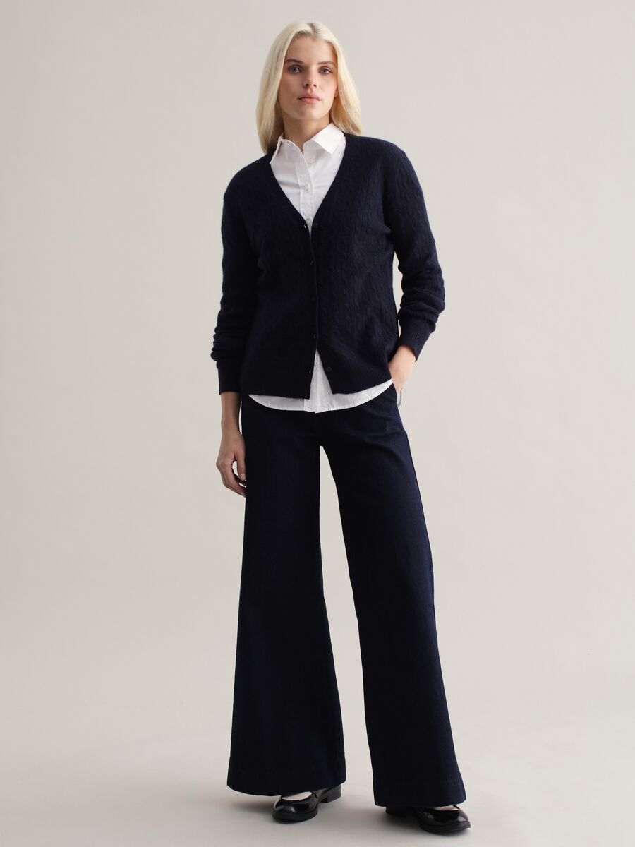 Cardigan in cable-knit cashmere with V neck_1