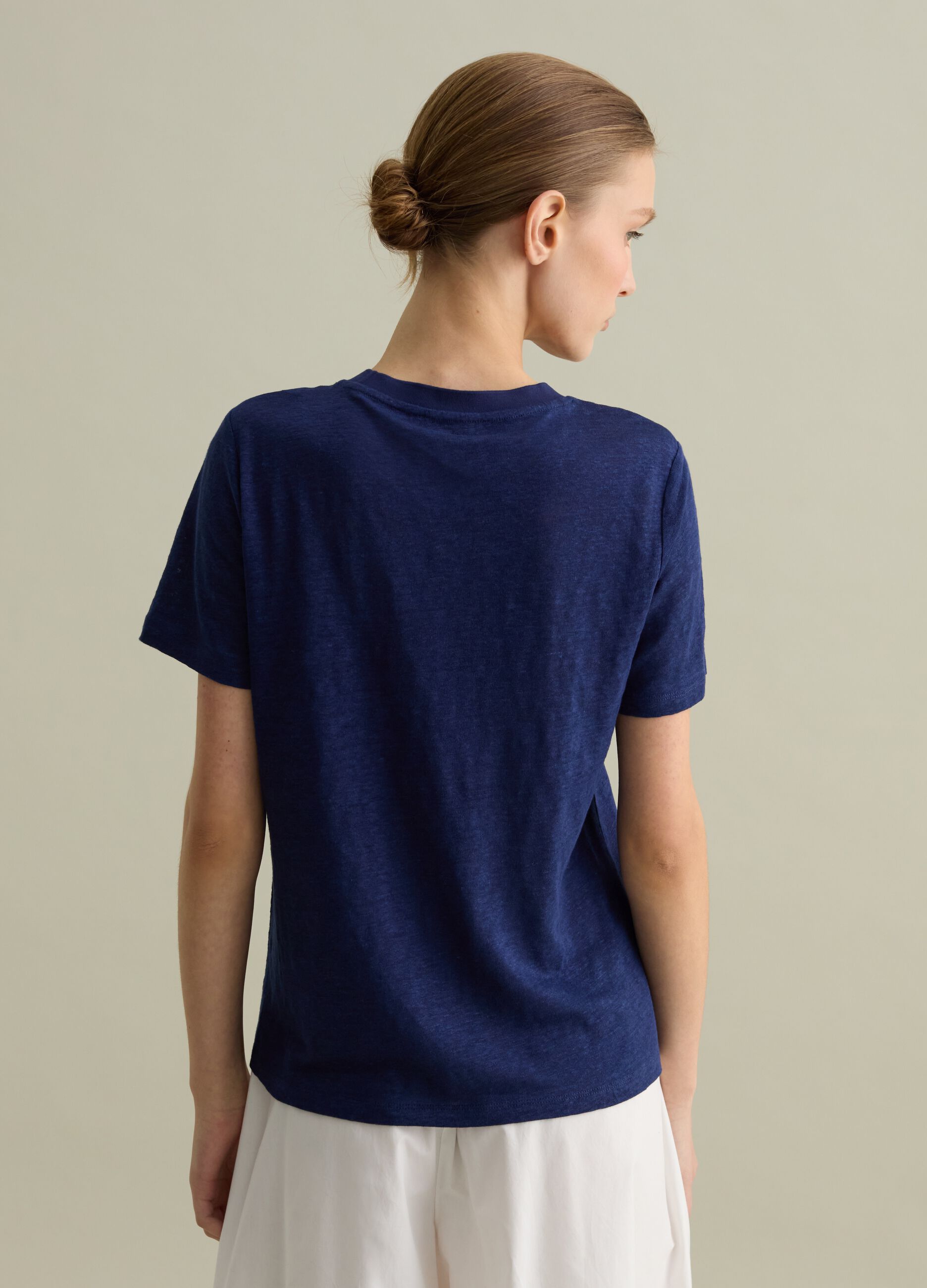 T-shirt girocollo in lino
