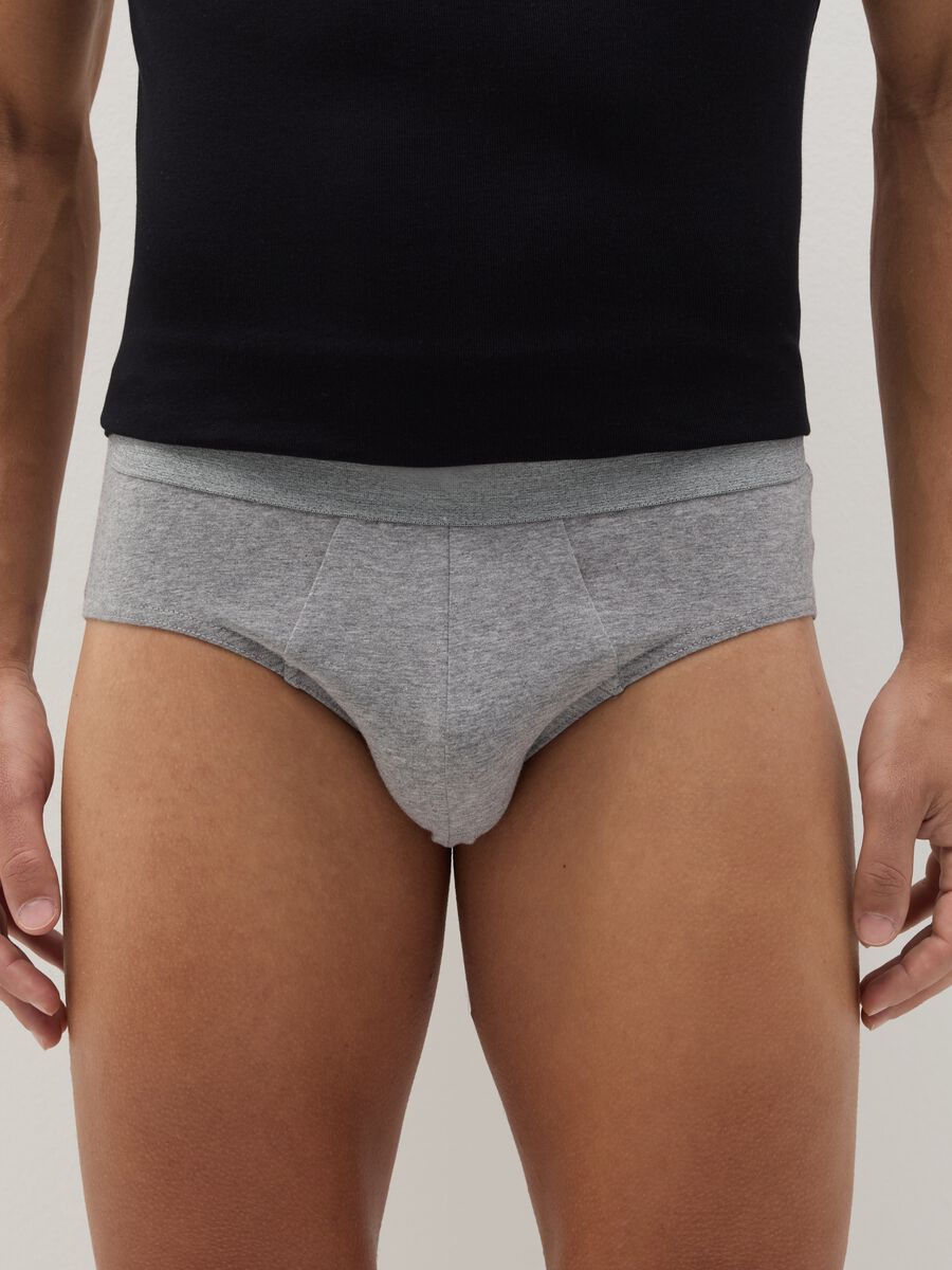 Three-pair pack briefs in stretch cotton_1