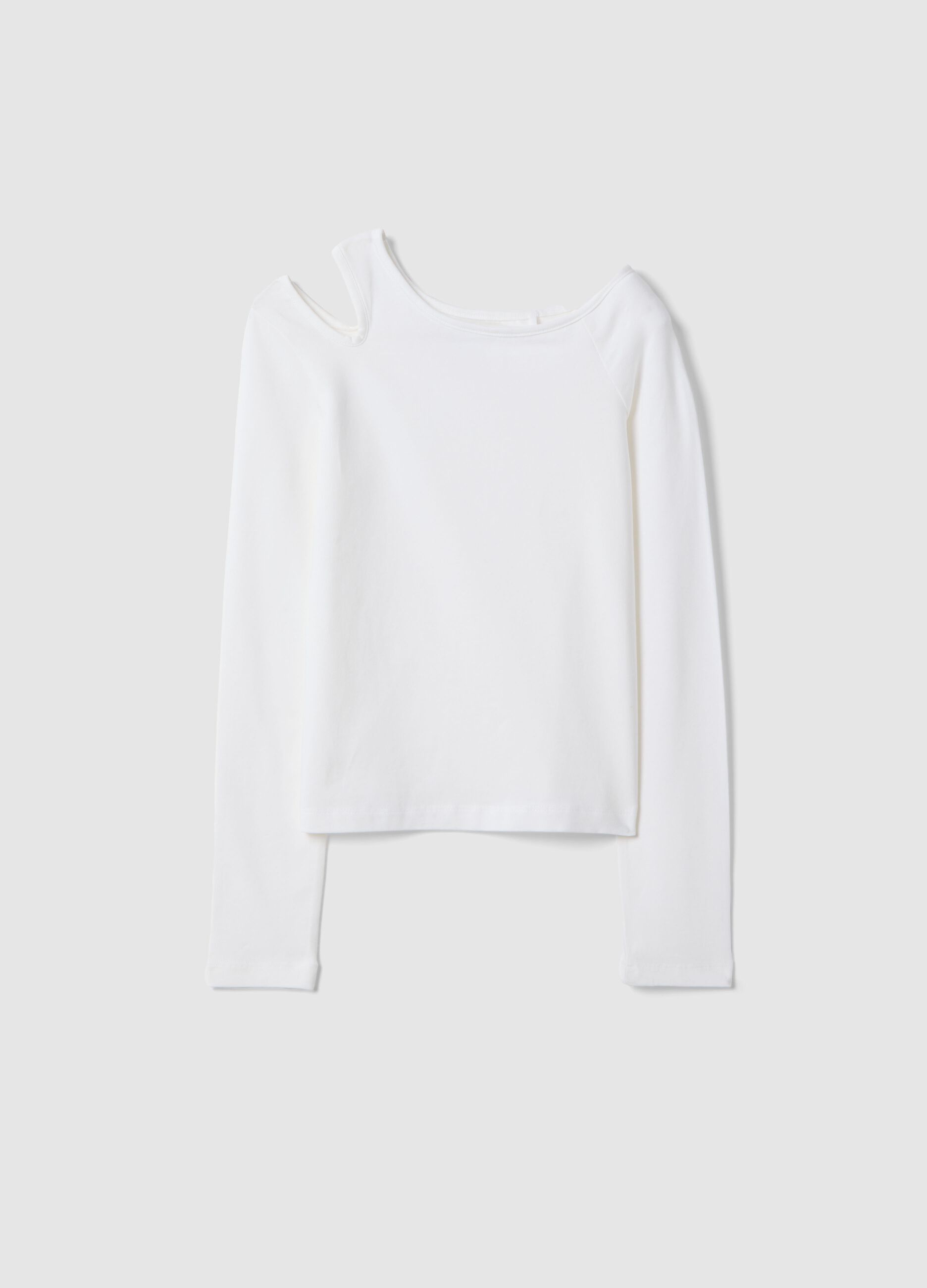 White cotton blend slim fit boat neck top for girls