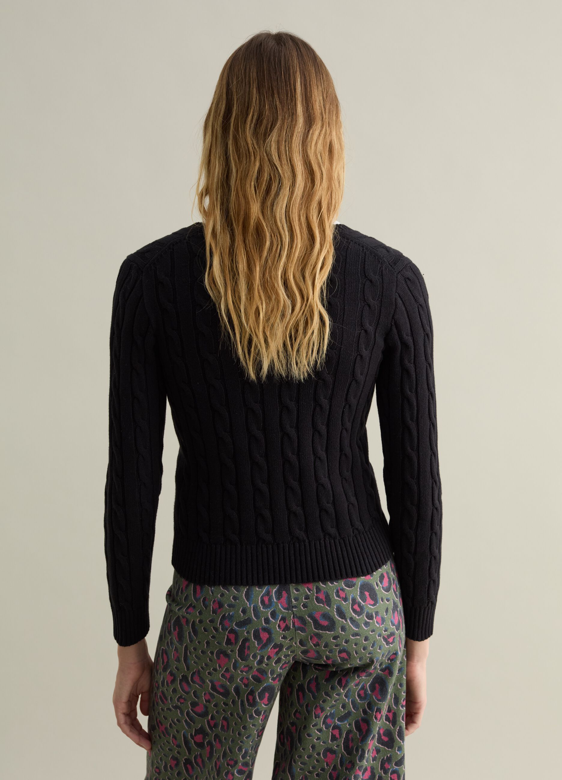 Cable-knit pullover with V neck
