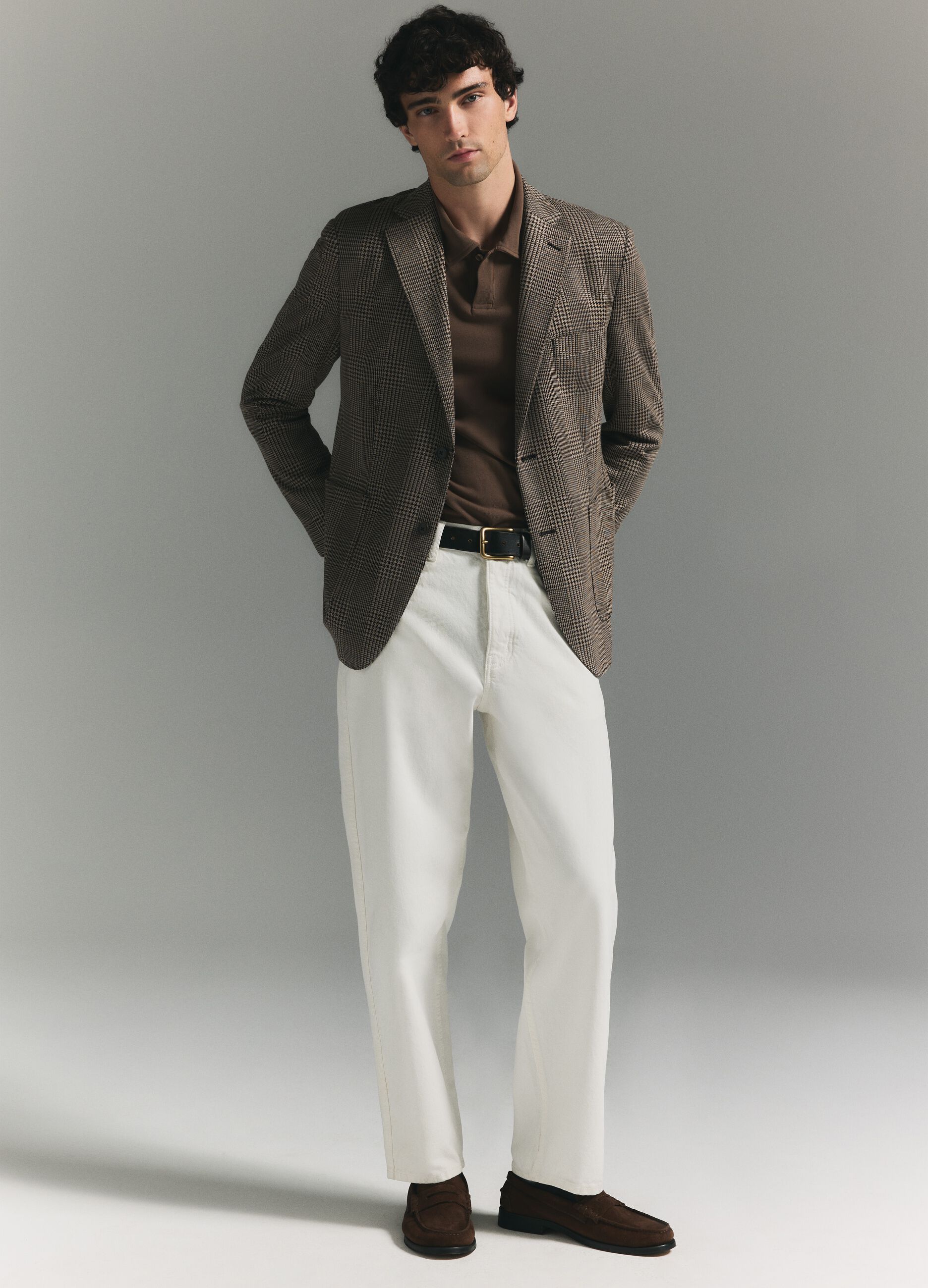 Regular fit brown checked blazer with buttons