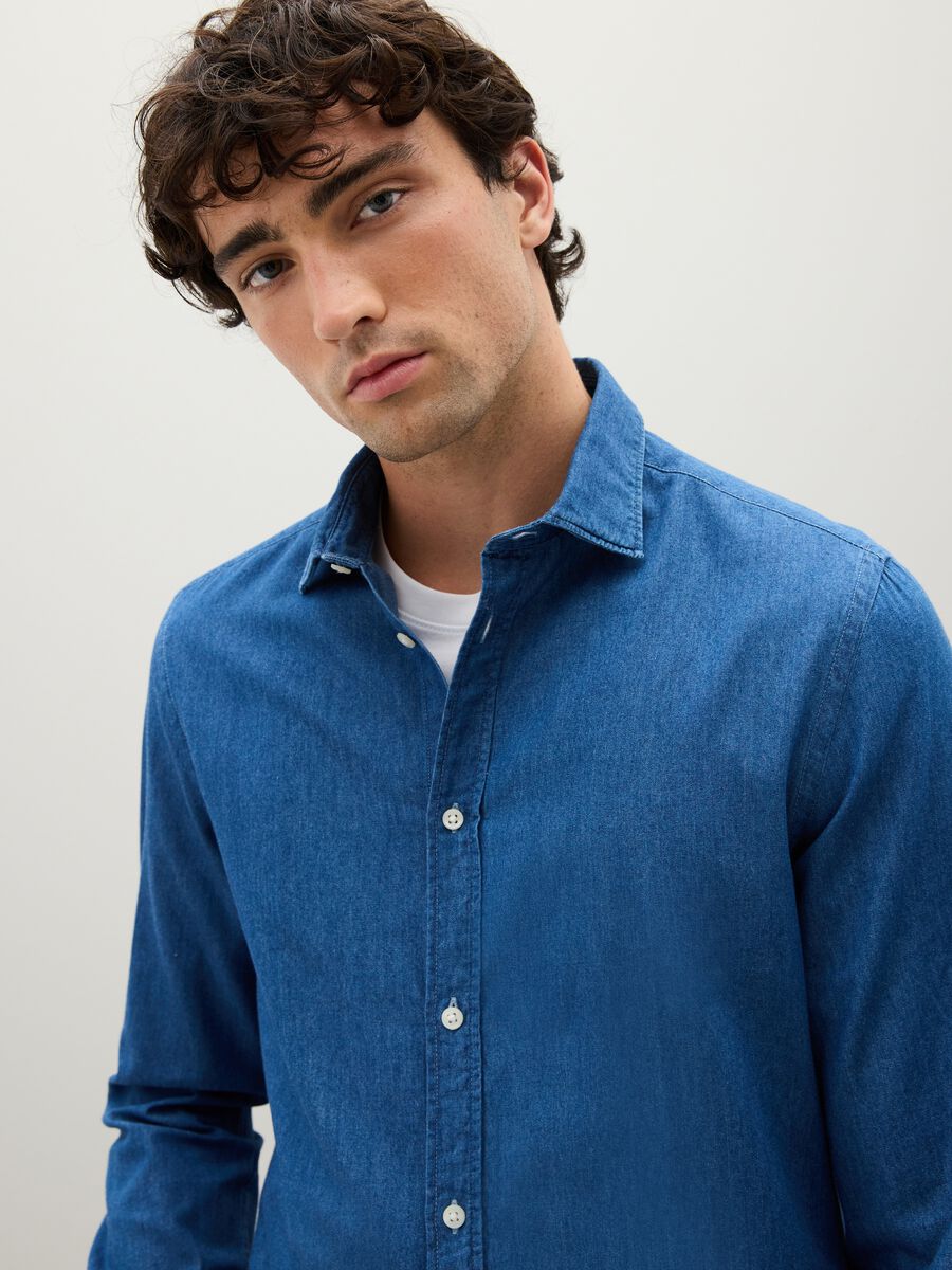 Regular-fit shirt in denim_3