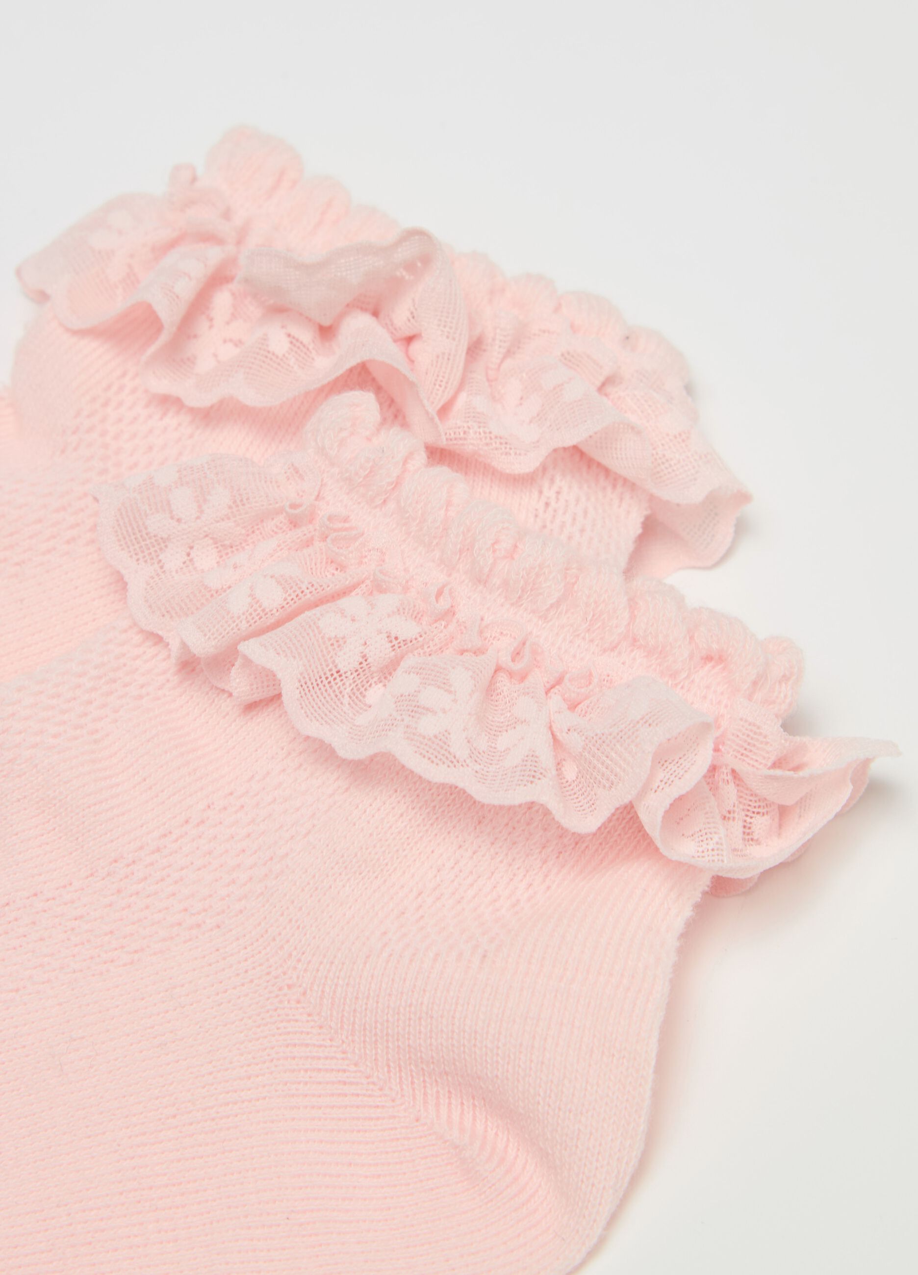 Short socks with tulle