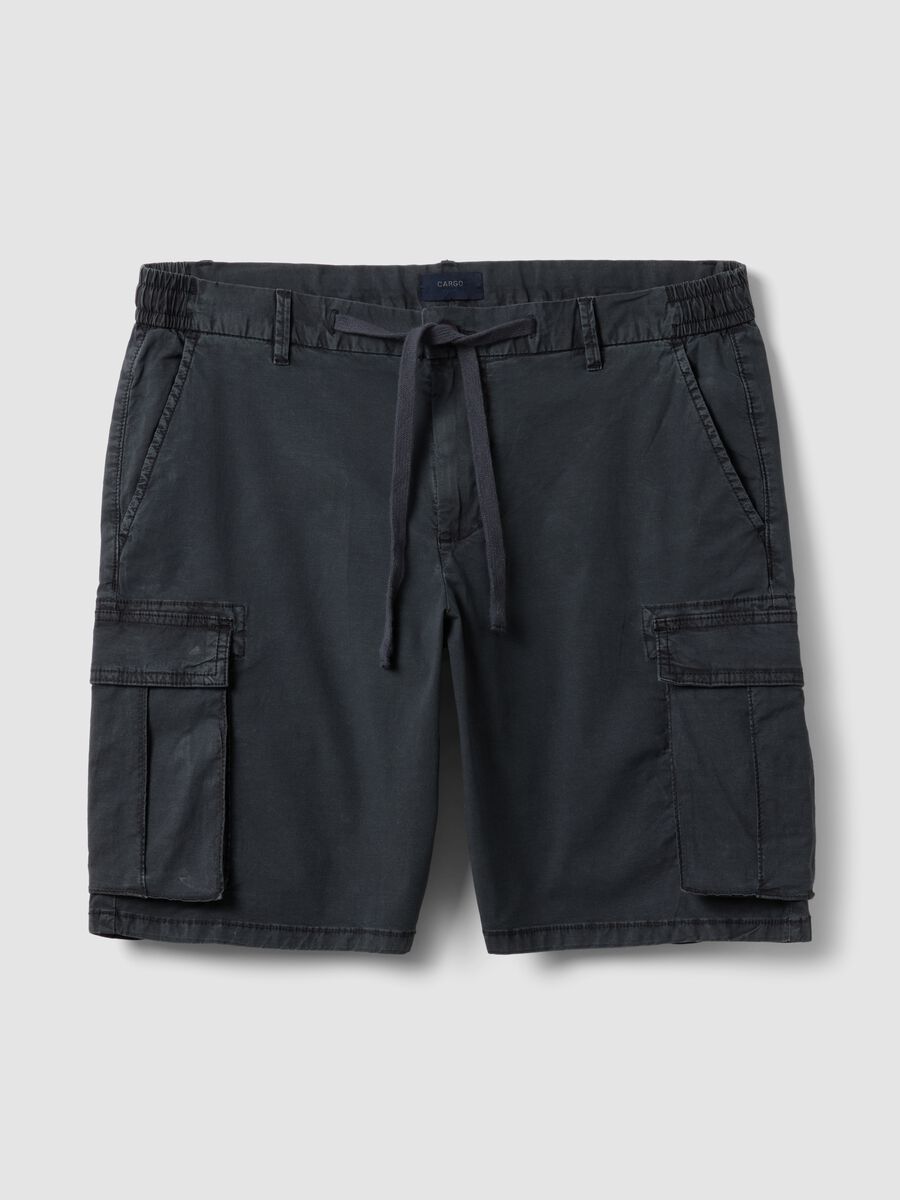 Blue stretch cotton cargo Bermuda shorts_4