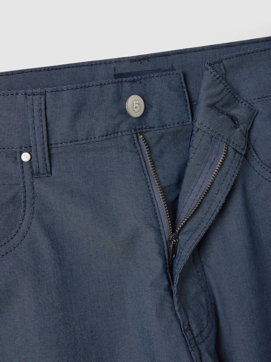 Pantaloni chino in misto cotone elasticizzato blu slim fit_1