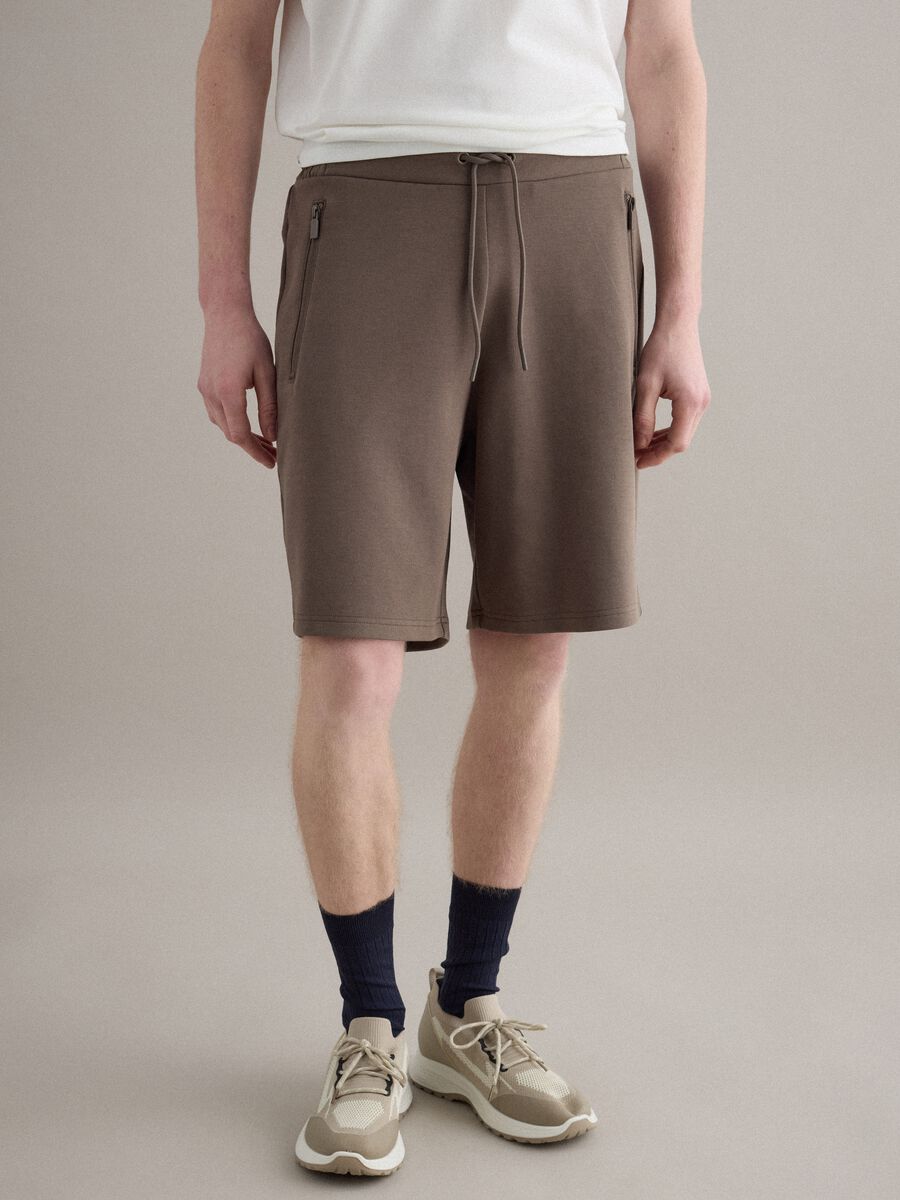 Bermuda in misto cotone elasticizzato marrone regular fit_1
