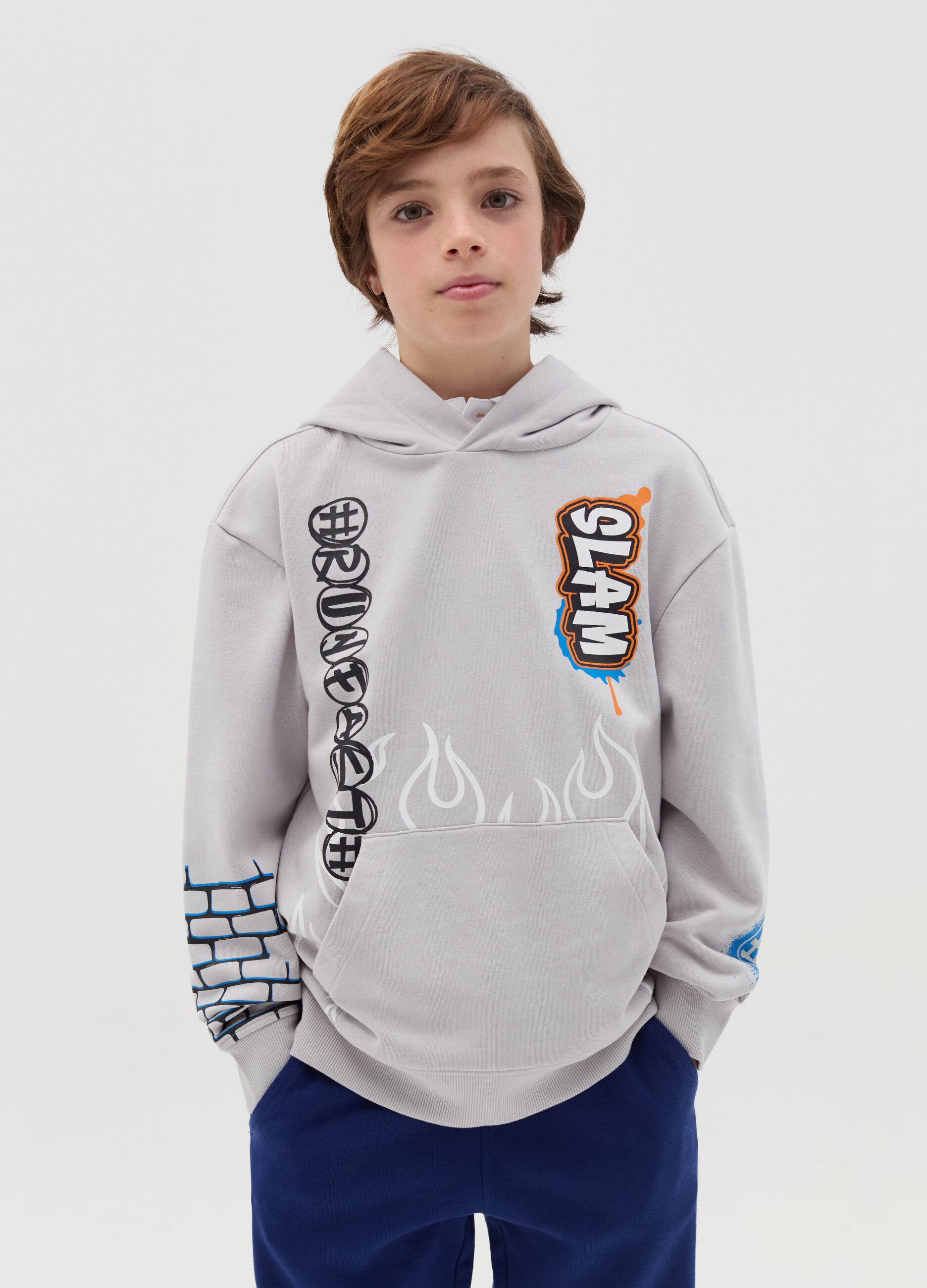Sweatshirt with hood and "RunFast” print