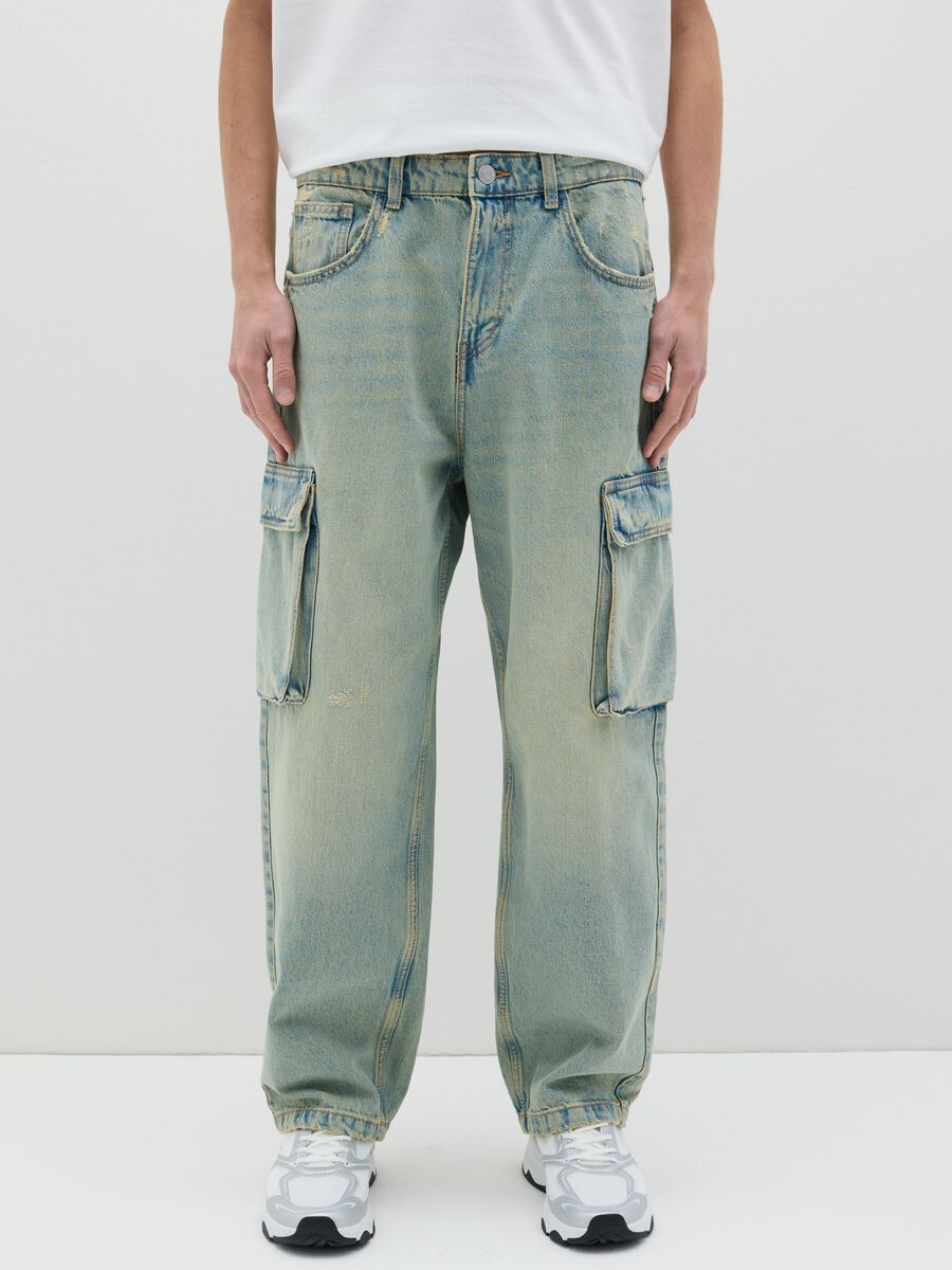 Acid wash cargo joggers with fading_1