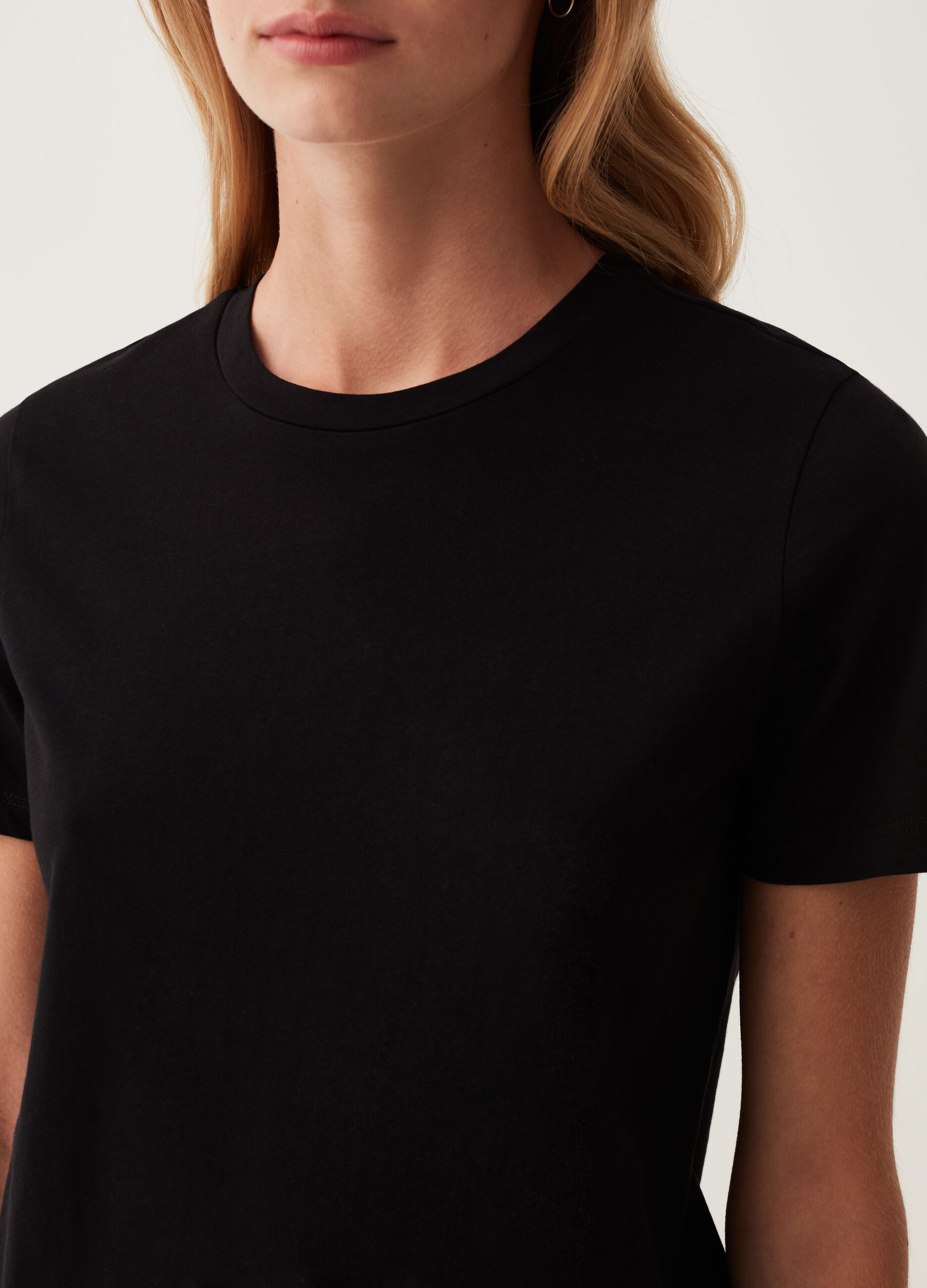T-shirt in cotone con scollo rotondo