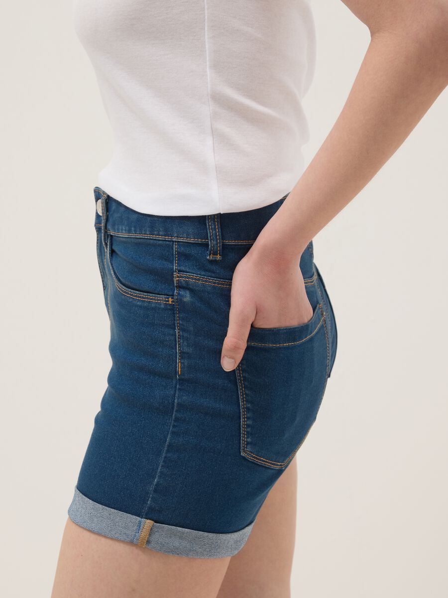 Light blue regular-fit stretch cotton denim shorts_3